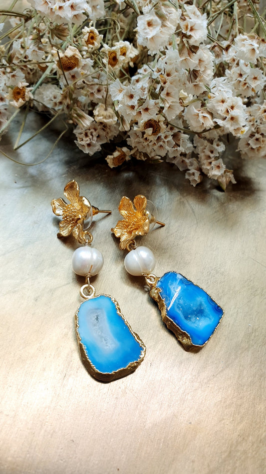 Orecchini in ottone con druse di agata e perle