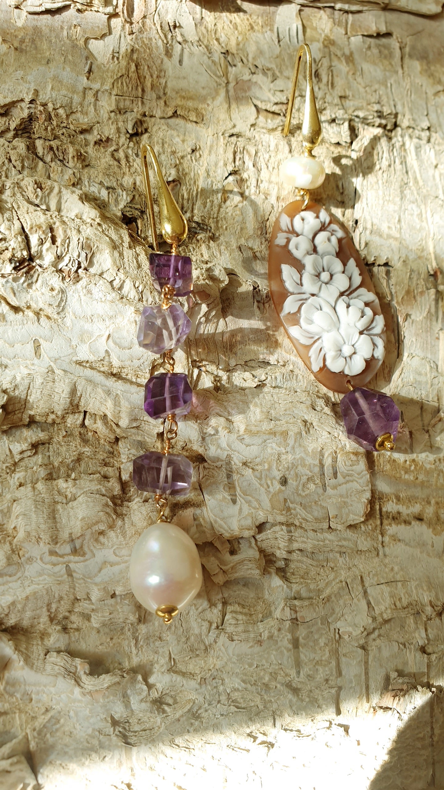 Orecchini in argento con cammeo, ametista, perle.