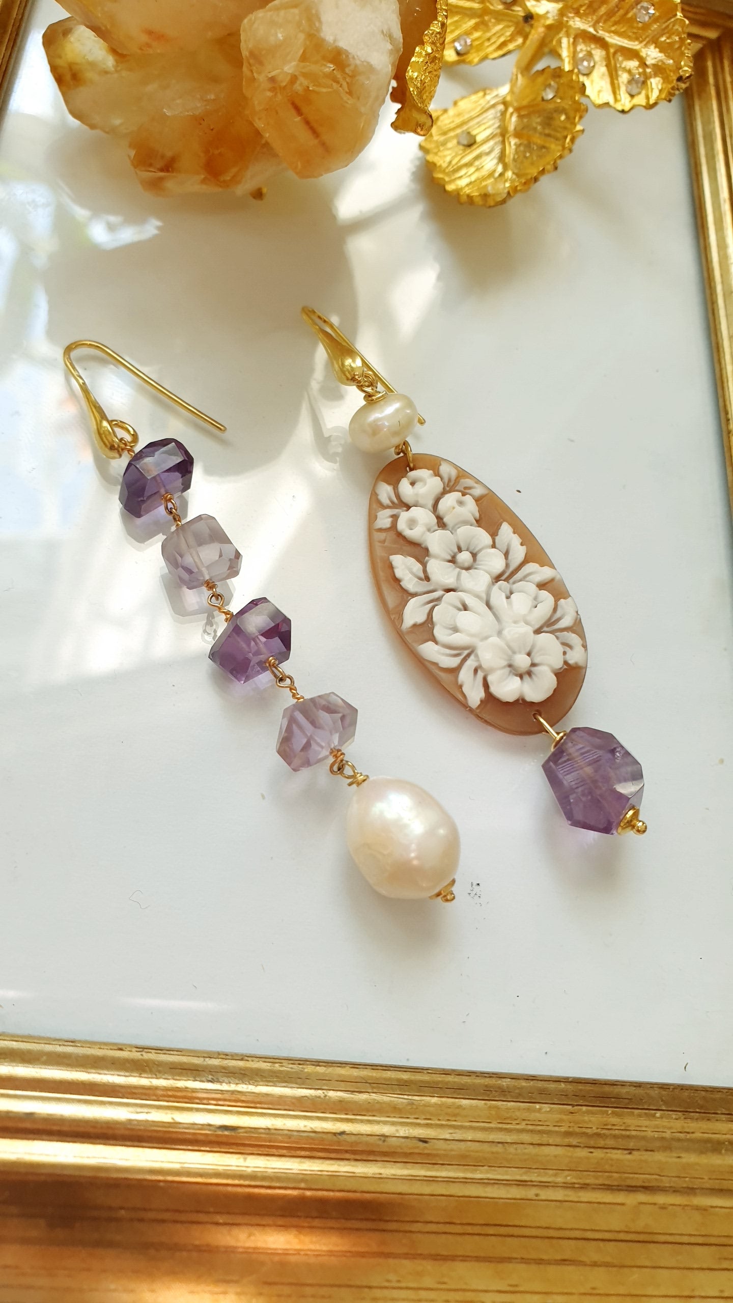 Orecchini in argento con cammeo, ametista, perle.