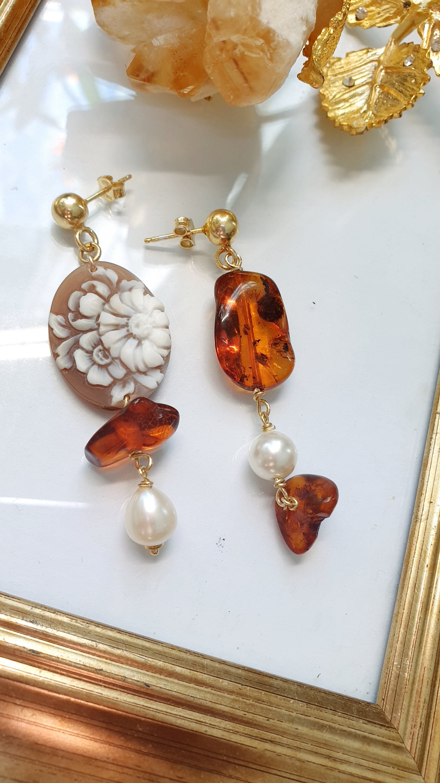 Orecchini in argento con cammeo , ambra, perle