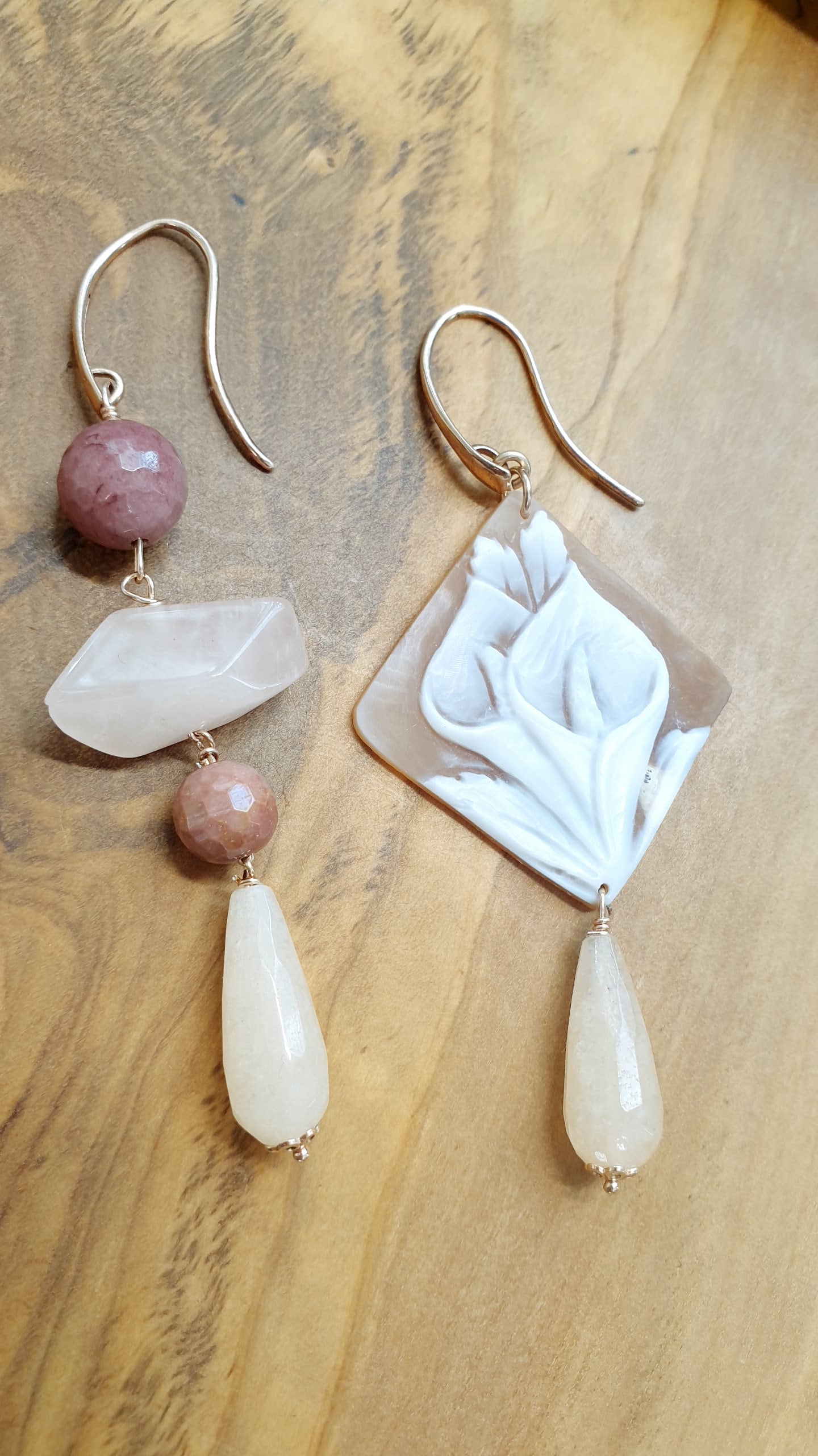 Orecchini in argento com cammeo, quarzo rosa, mokaite