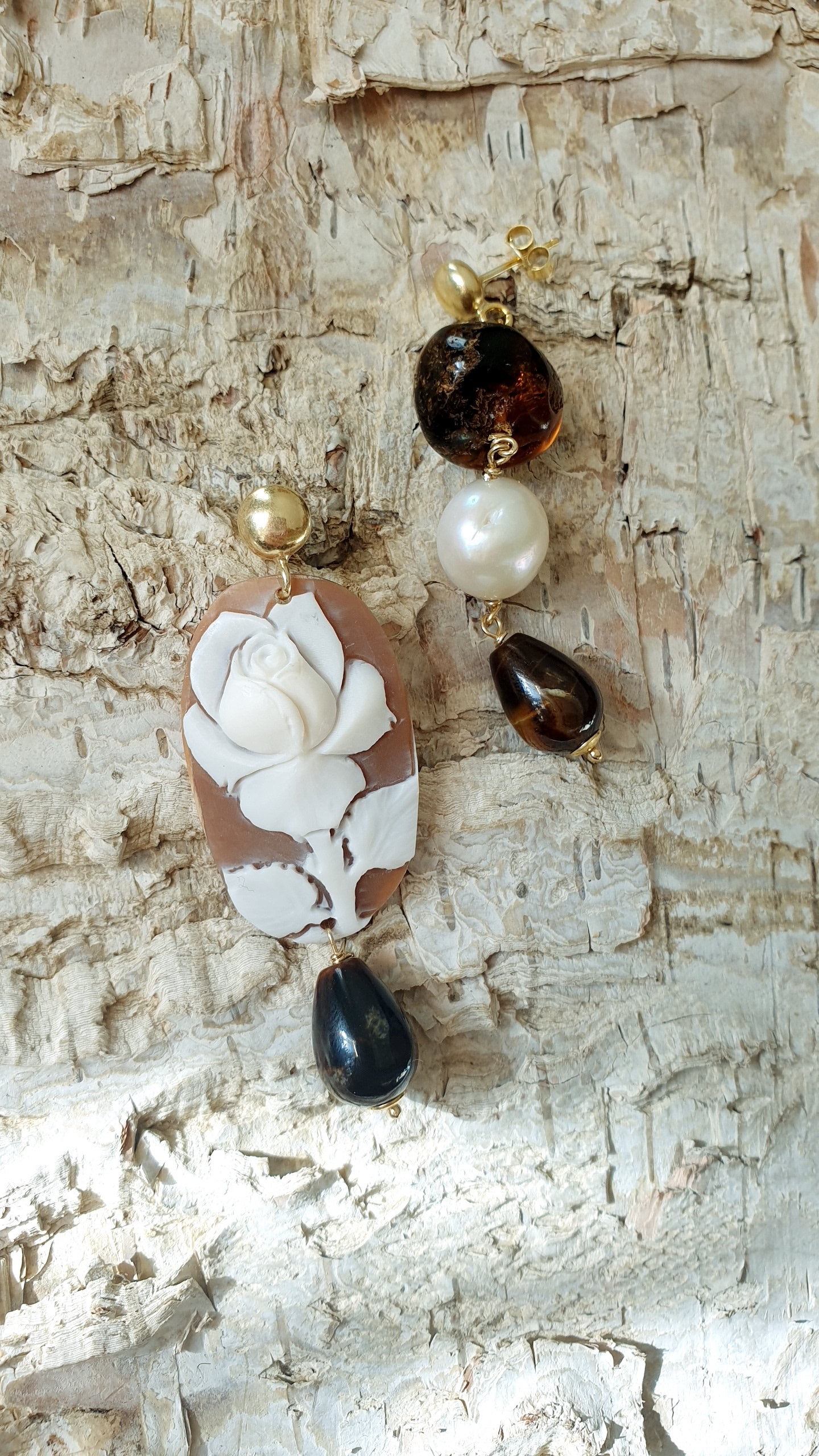 Orecchini in argento con cameo originale, ambra, perla, agate.