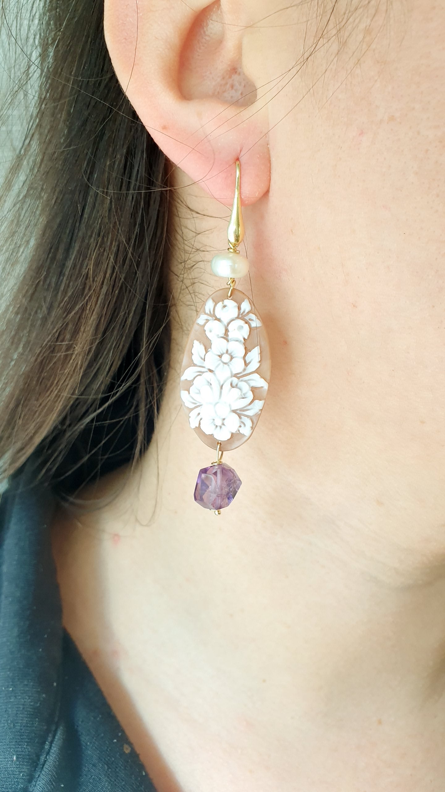 Orecchini in argento con cammeo, ametista, perle.