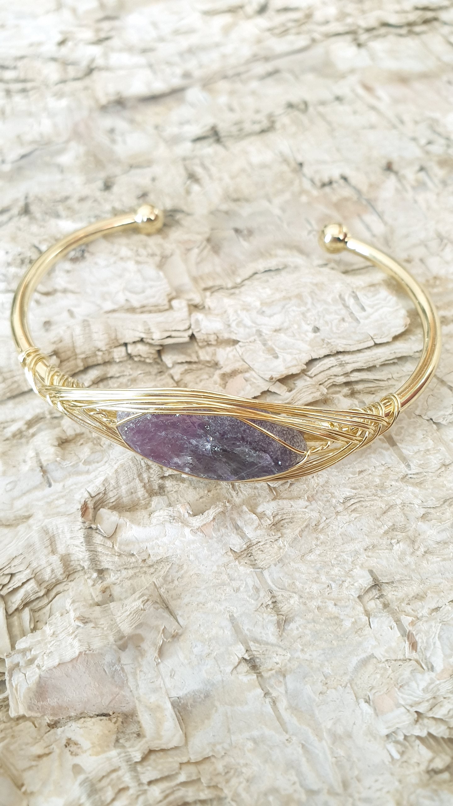 Bracciale in ottone con drusa di ametista