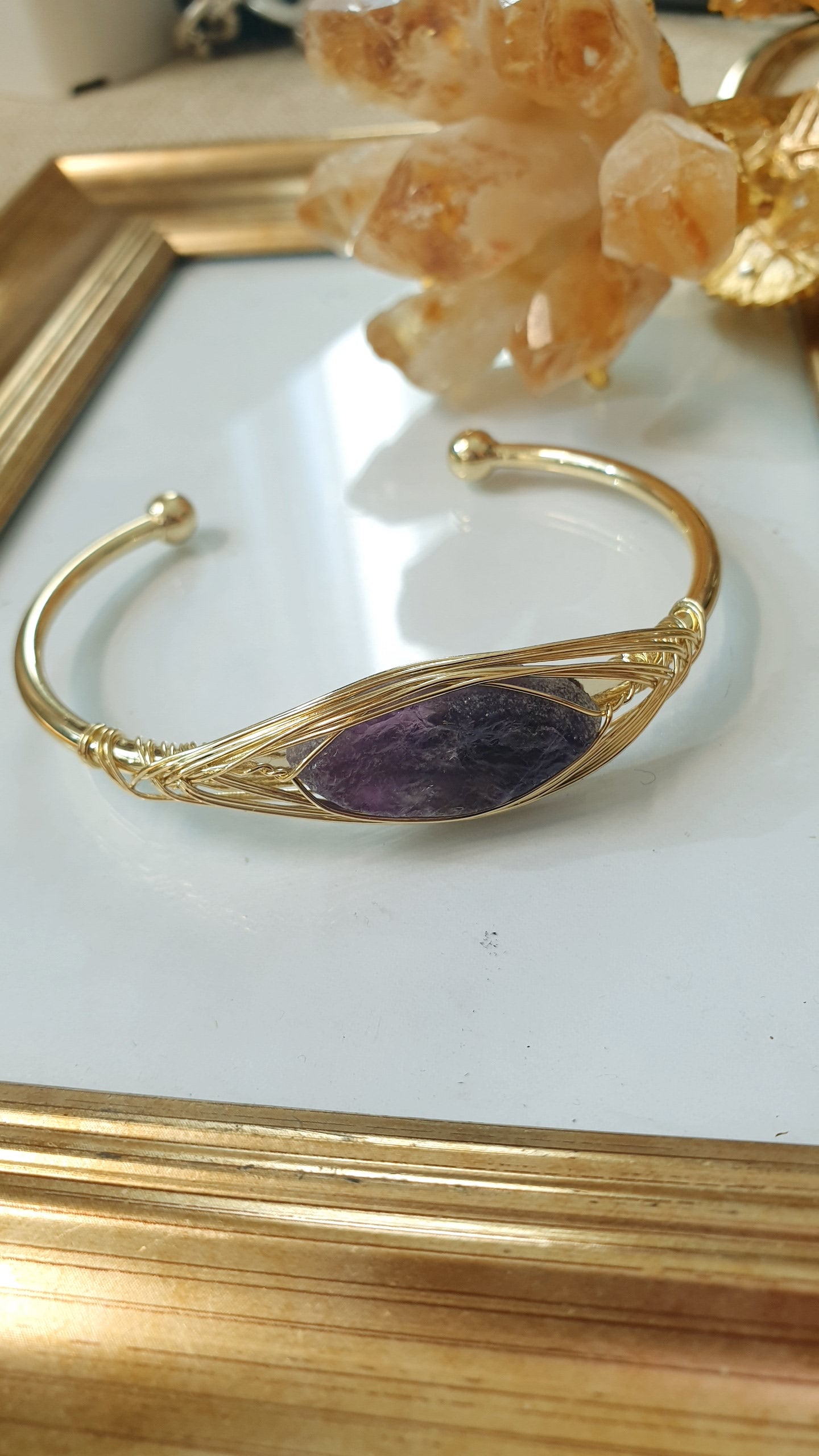 Bracciale in ottone con drusa di ametista