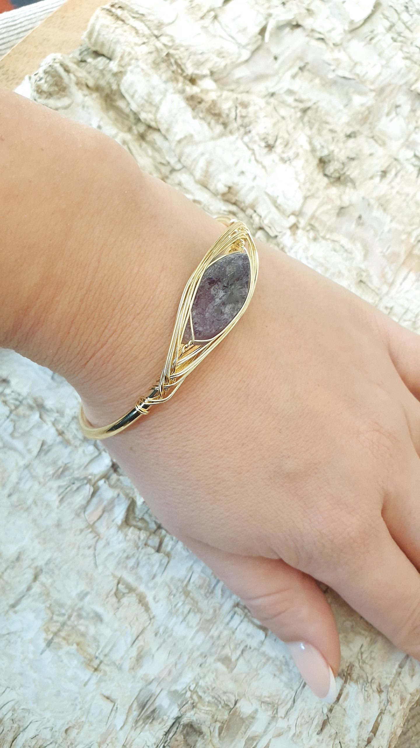 Bracciale in ottone con drusa di ametista
