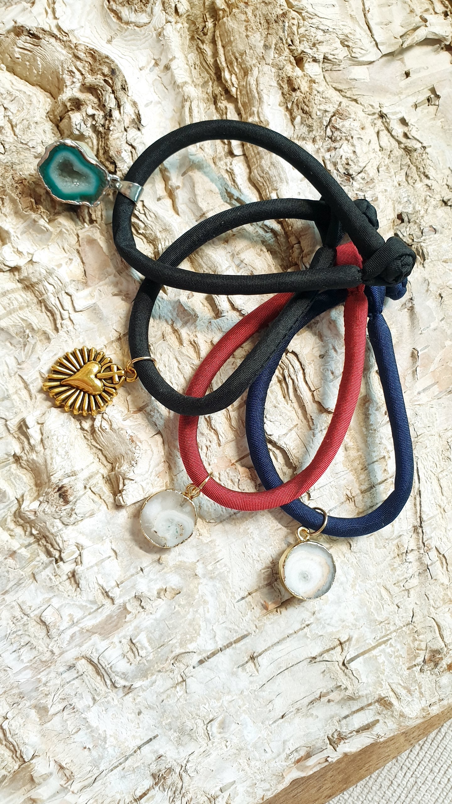 Bracciali in seta con druse e cuore