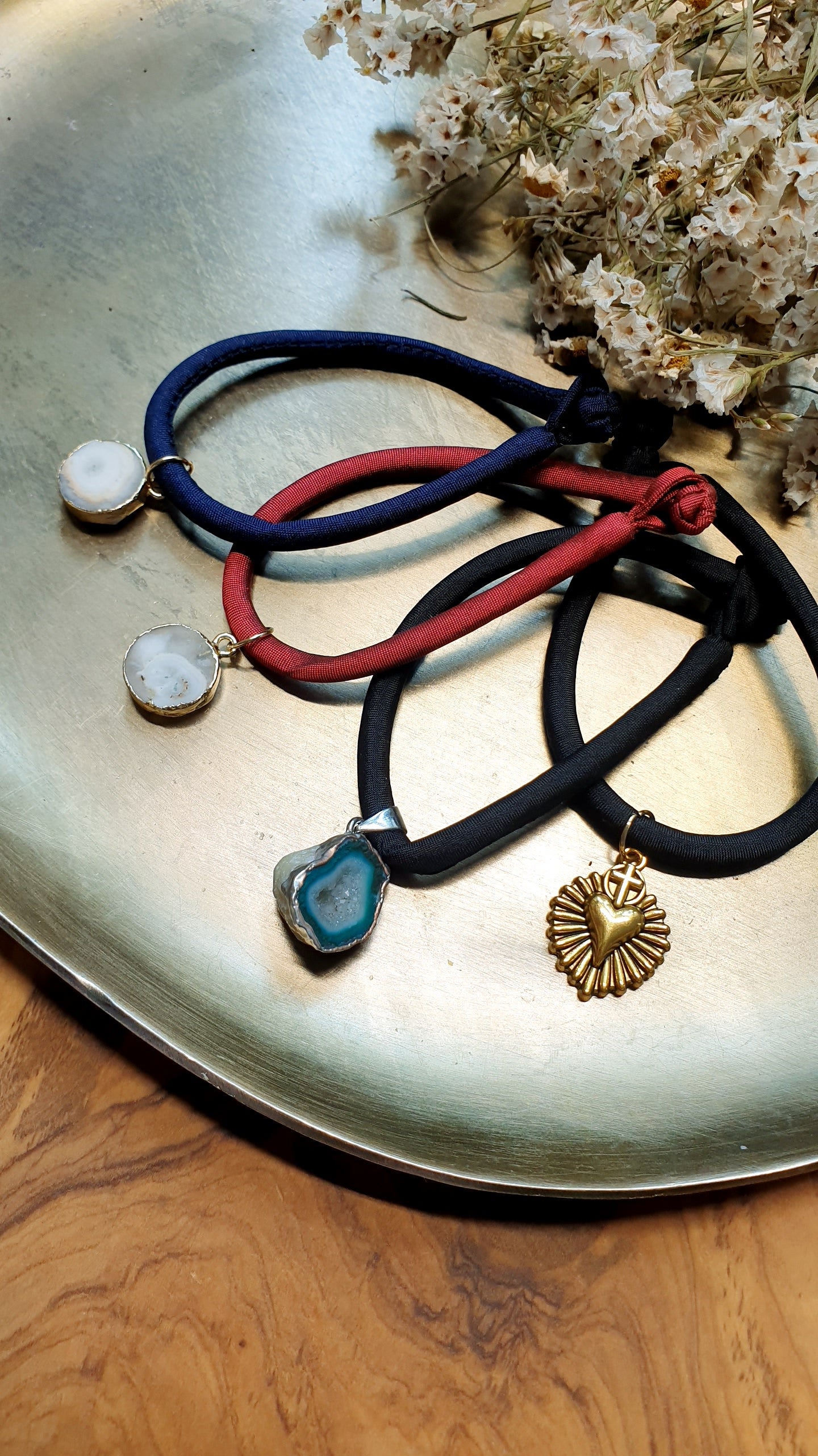 Bracciali in seta con druse e cuore
