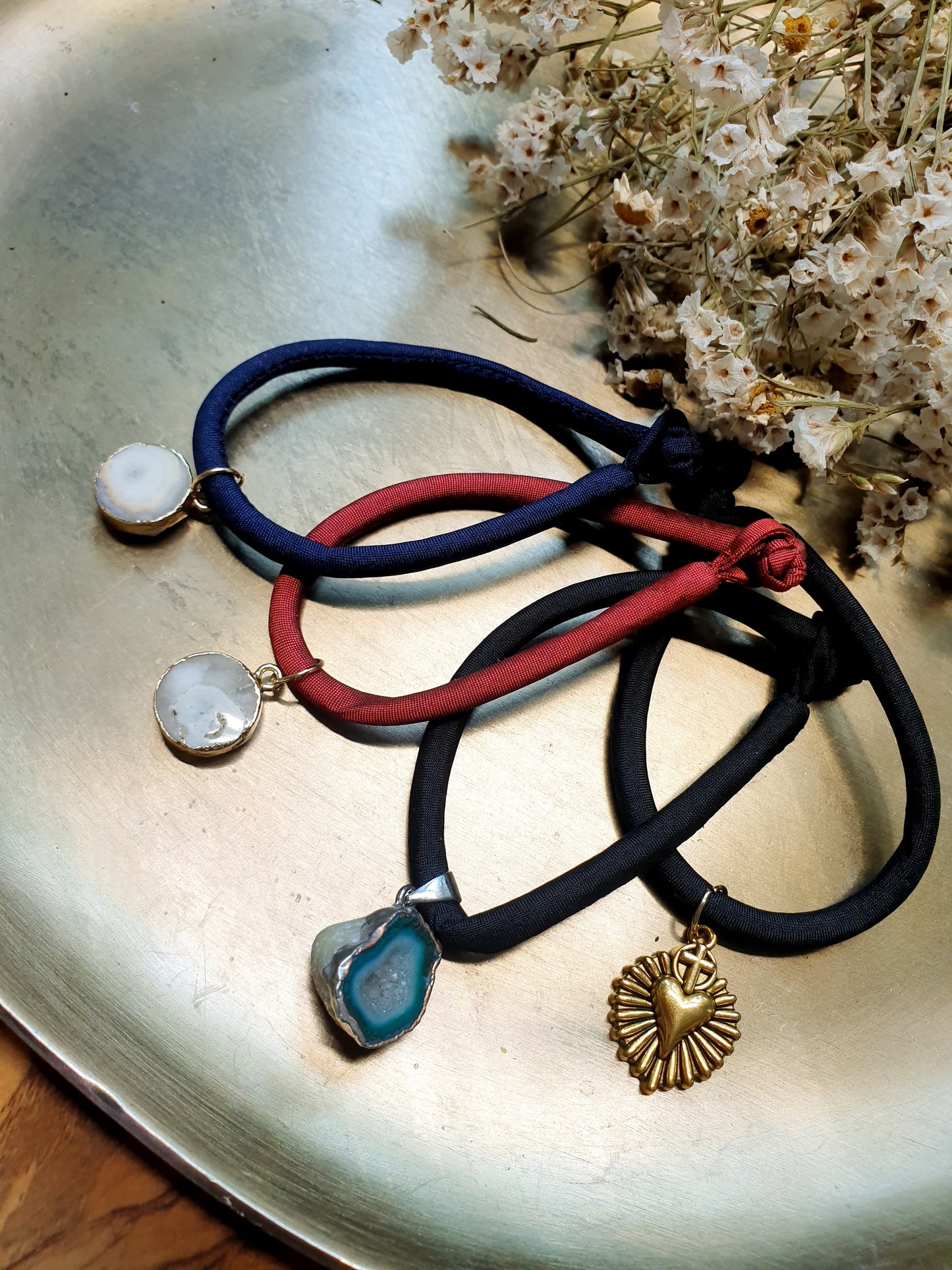 Bracciali in seta con druse e cuore