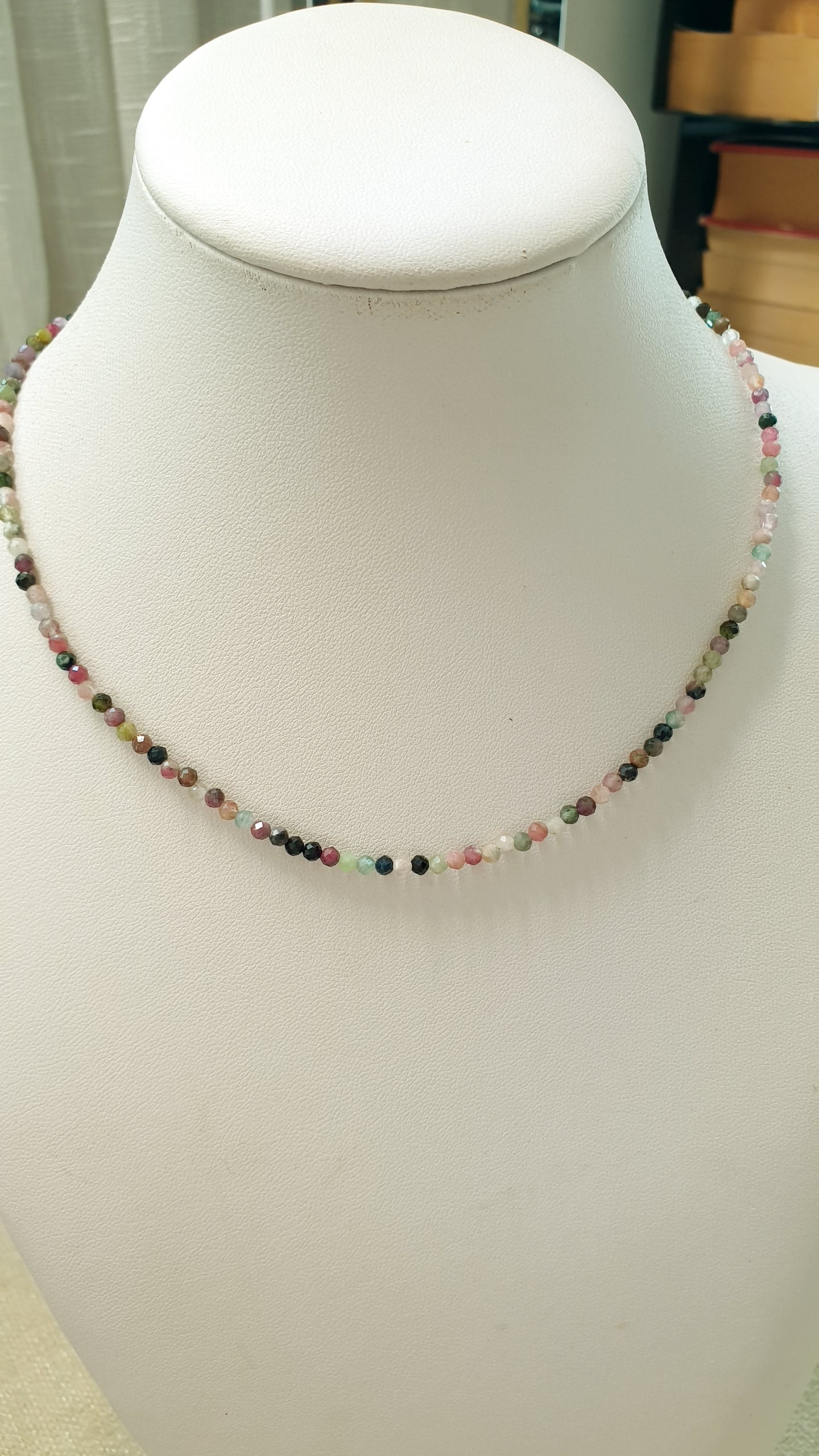 Girocollo in argento con pietre dure