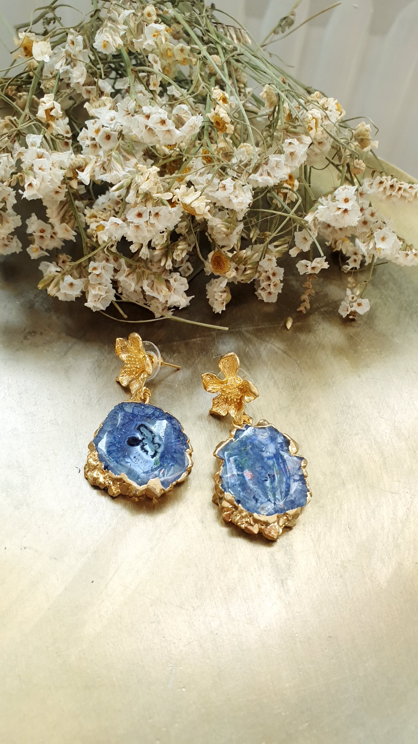 Orecchini in ottone con druse di agata