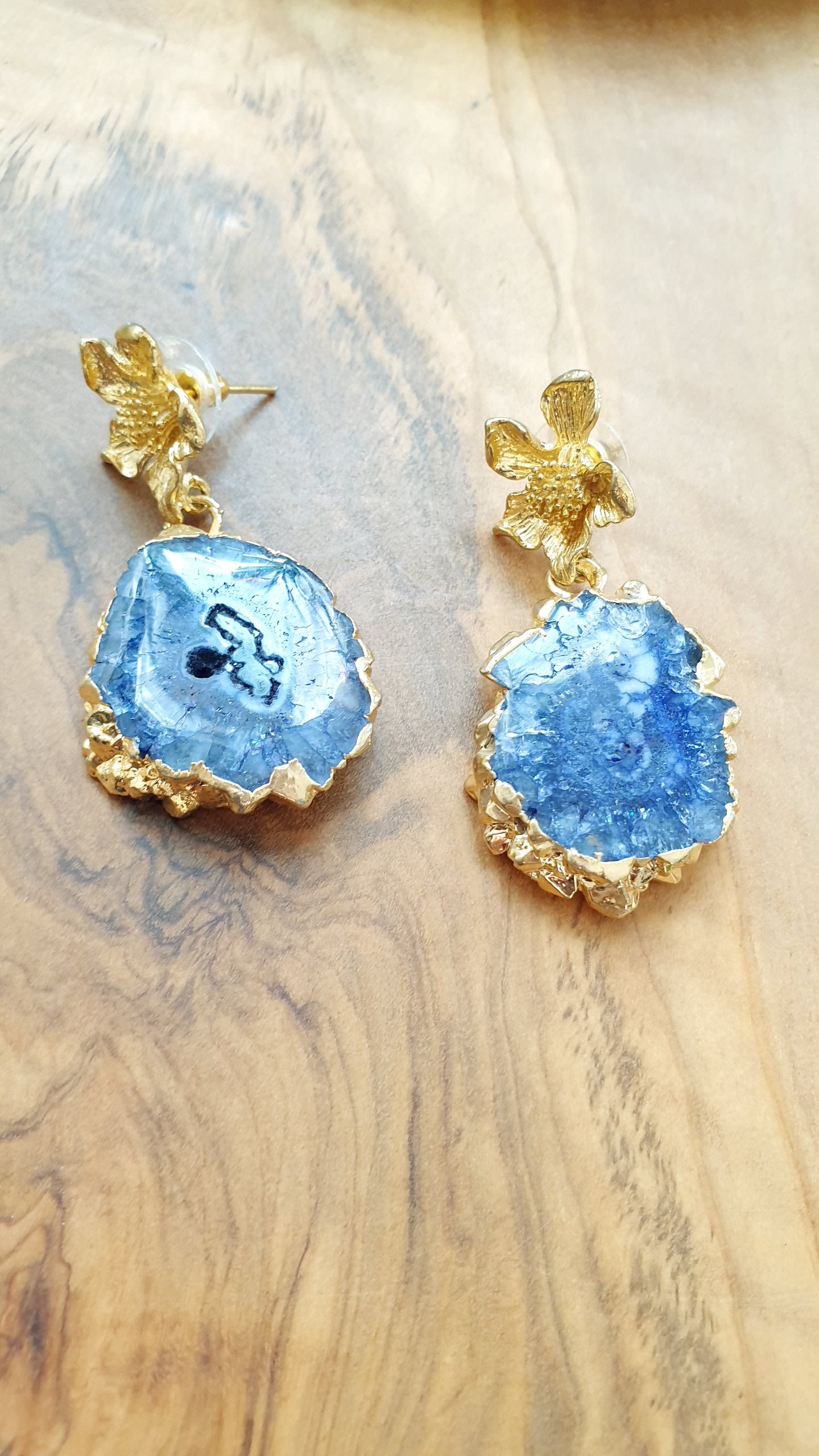 Orecchini in ottone con druse di agata