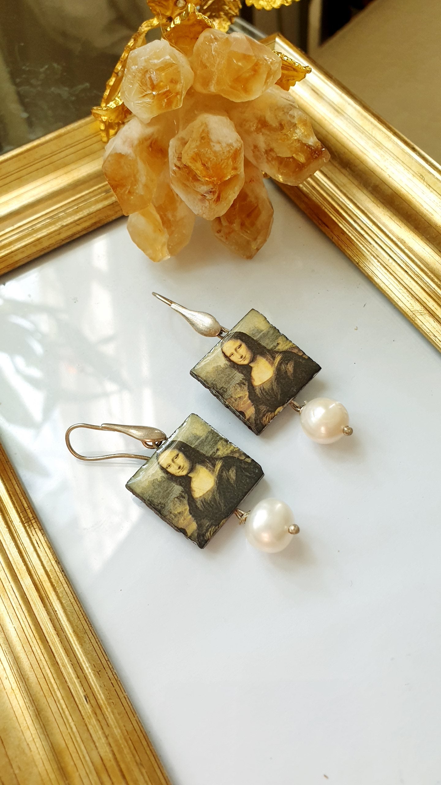 Orecchini in argento con ceramica di Caltagirone e perle di fiume