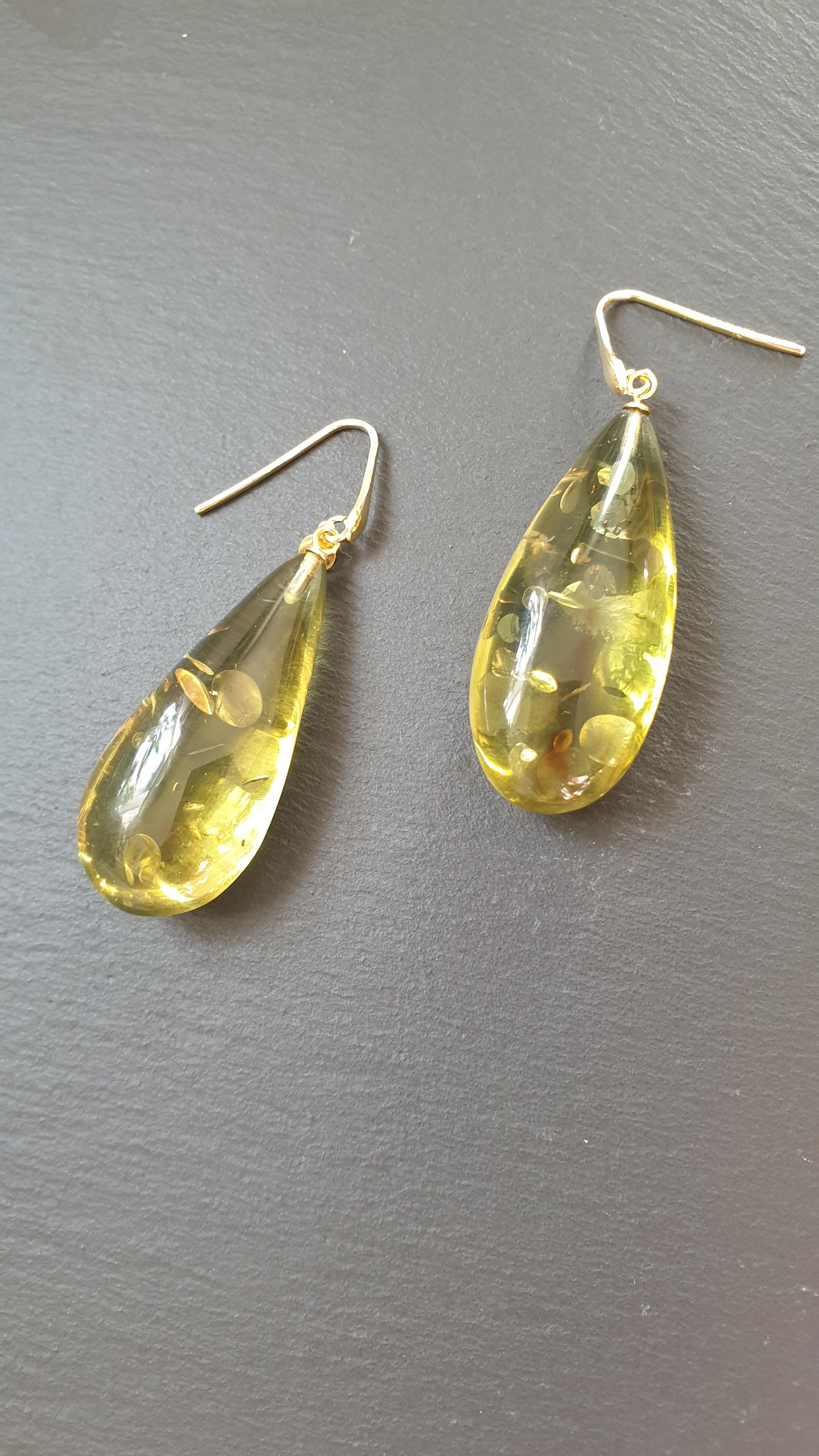 Orecchini in argento e ambra verde