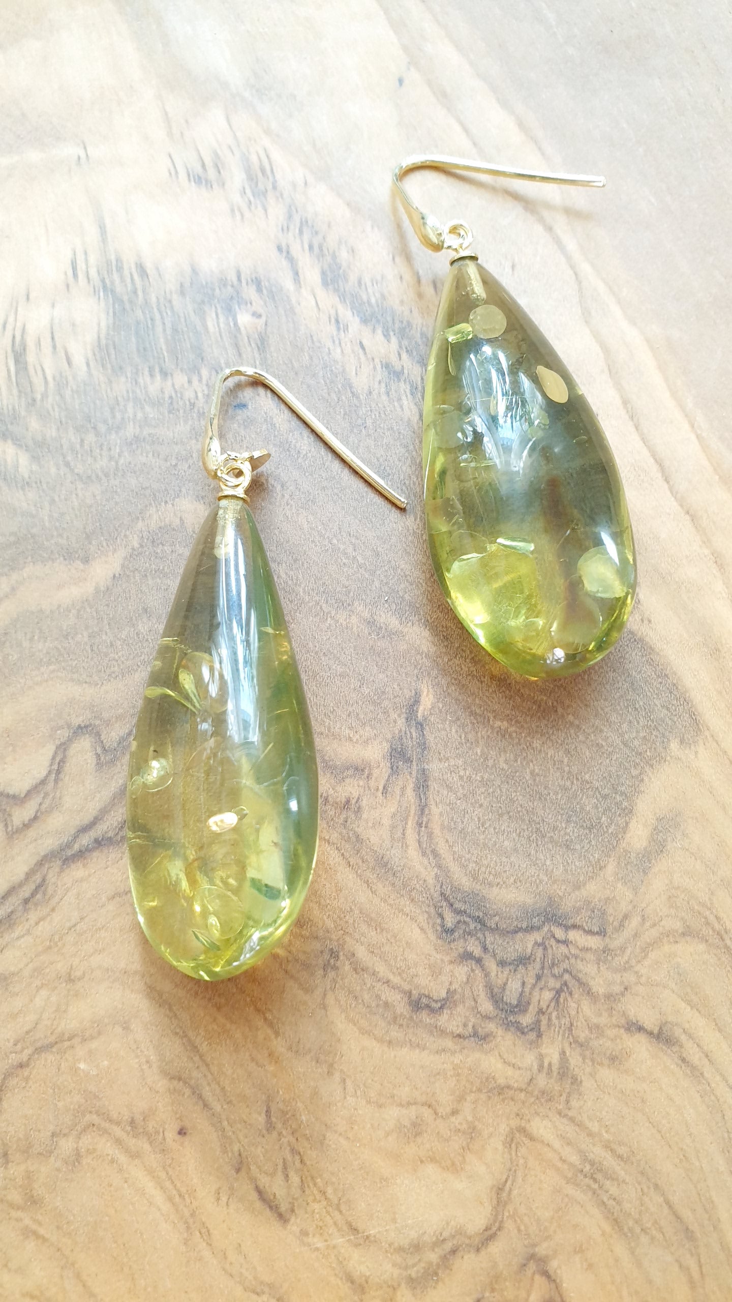 Orecchini in argento e ambra verde