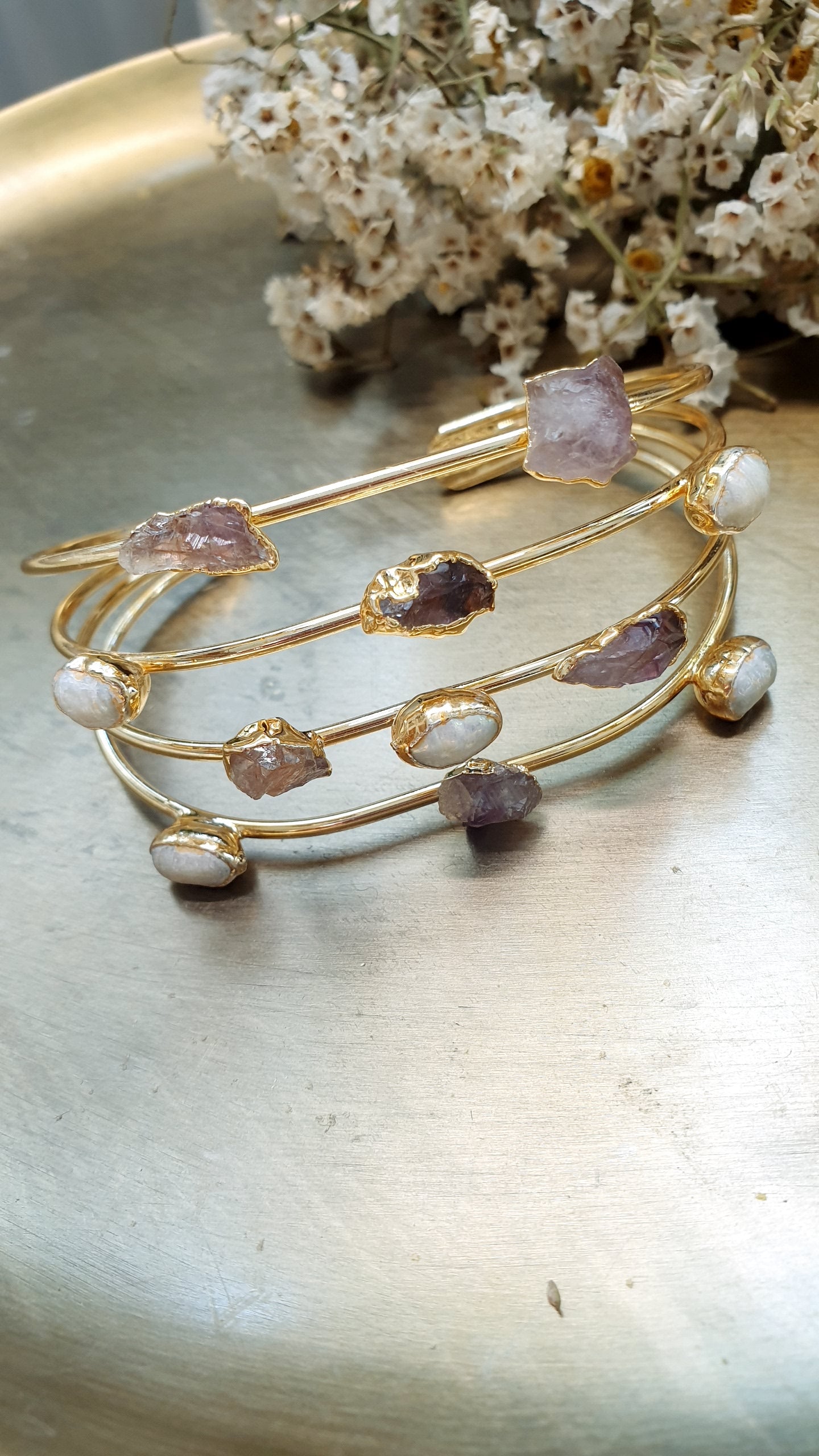 Bracciale in ottone con perle e druse
