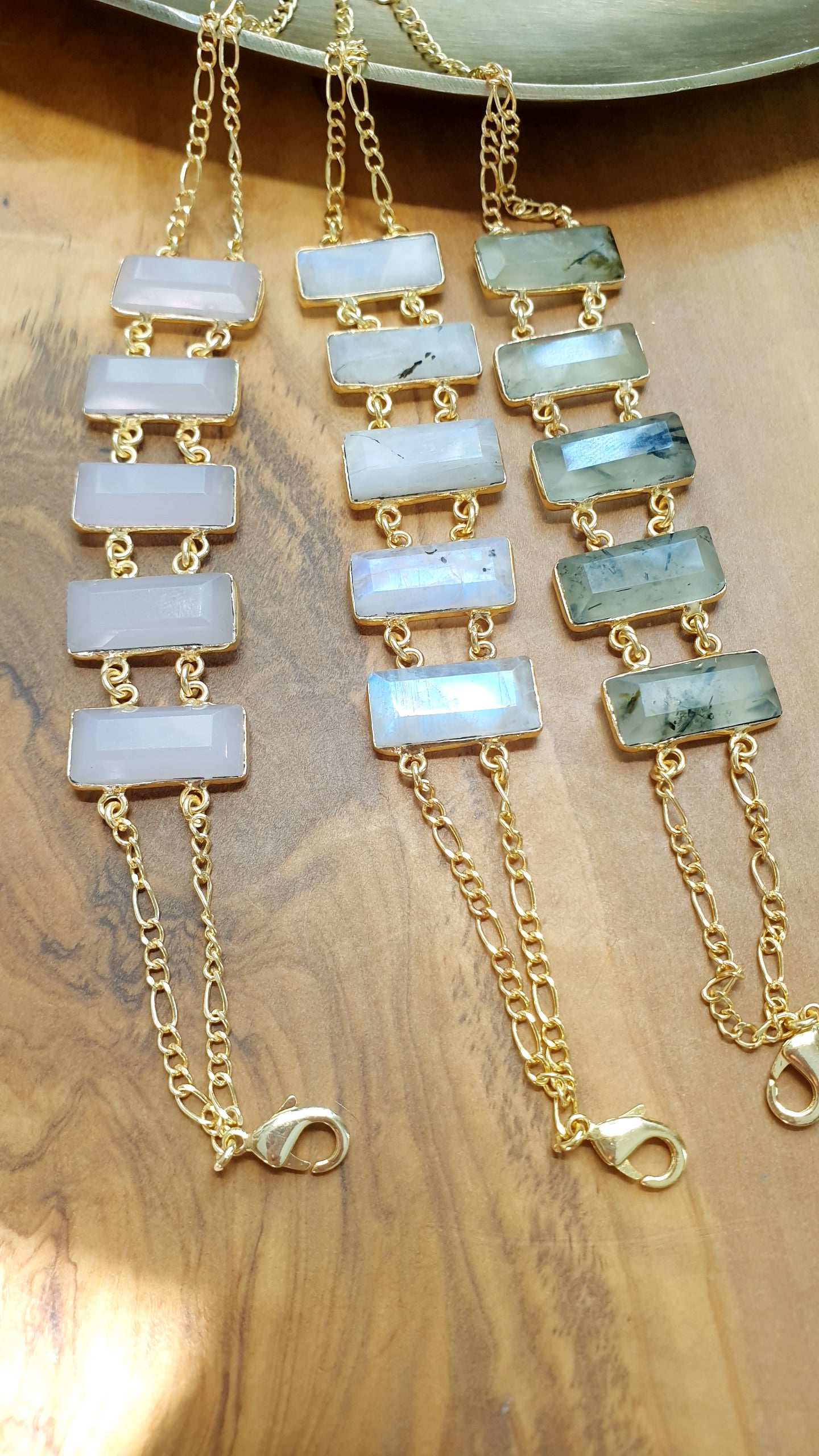 Bracciali in ottone con quarzo rosa e prehnite