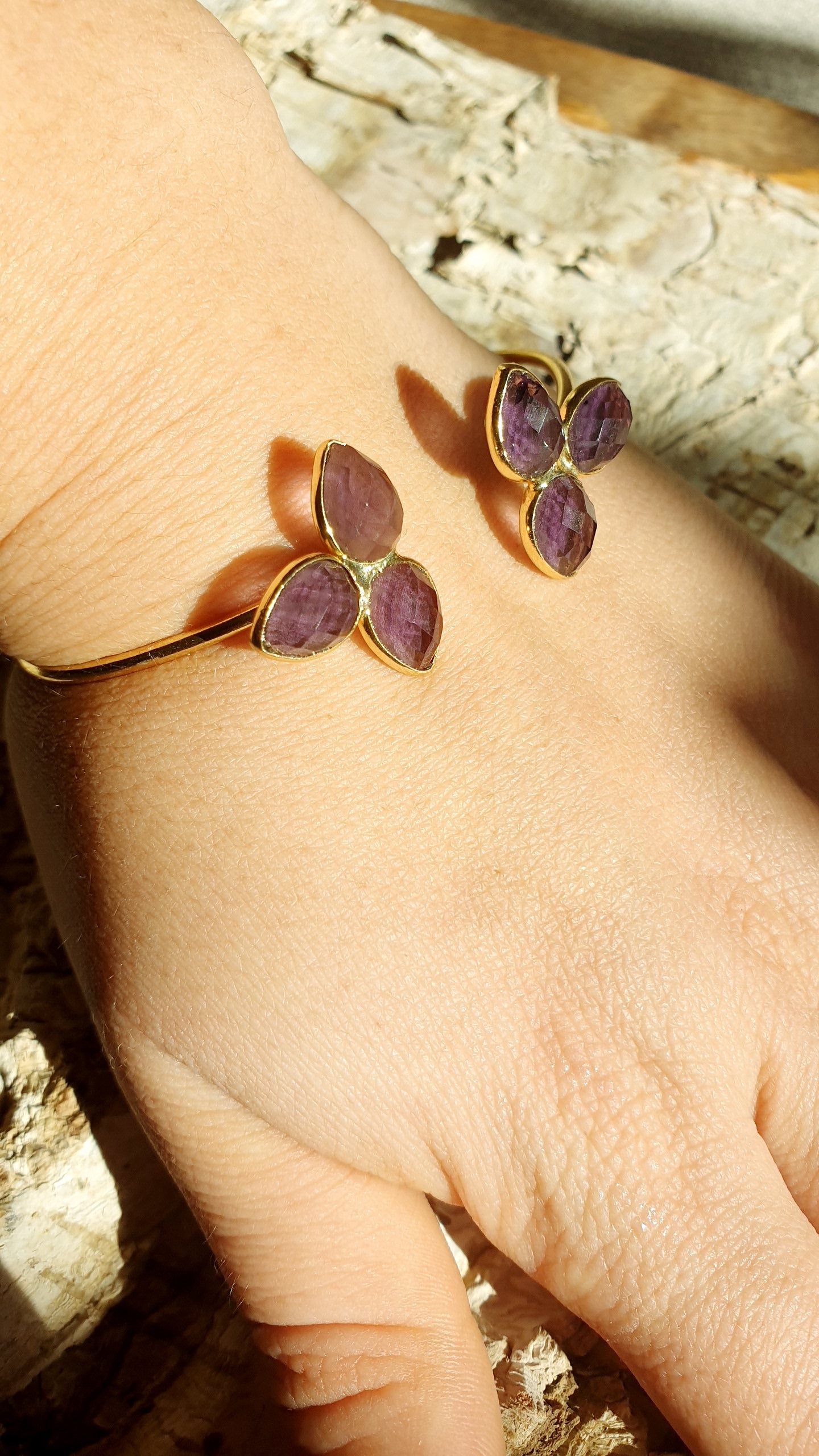 Bracciali in ottone con pietre dure