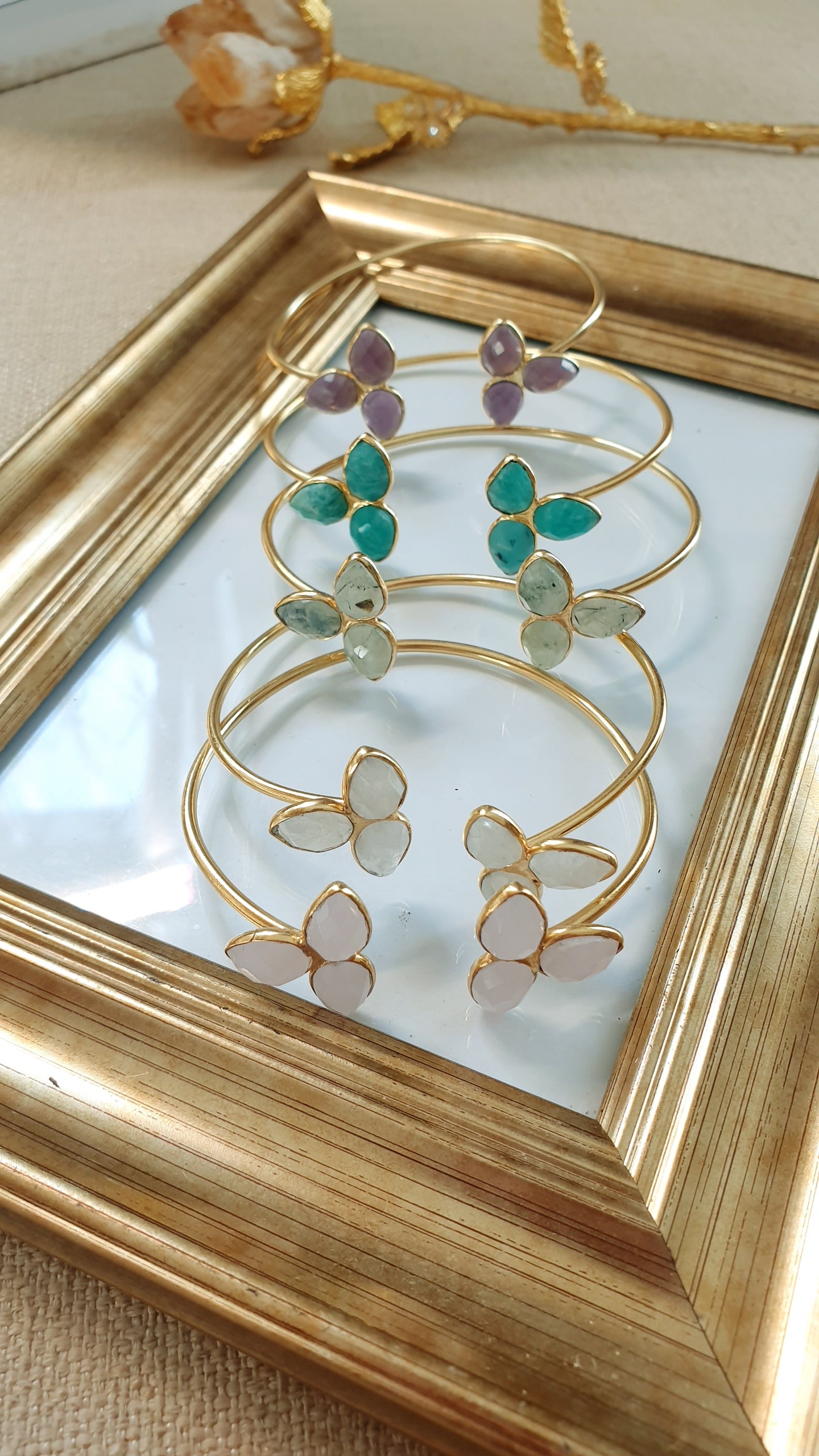 Bracciali in ottone con pietre dure