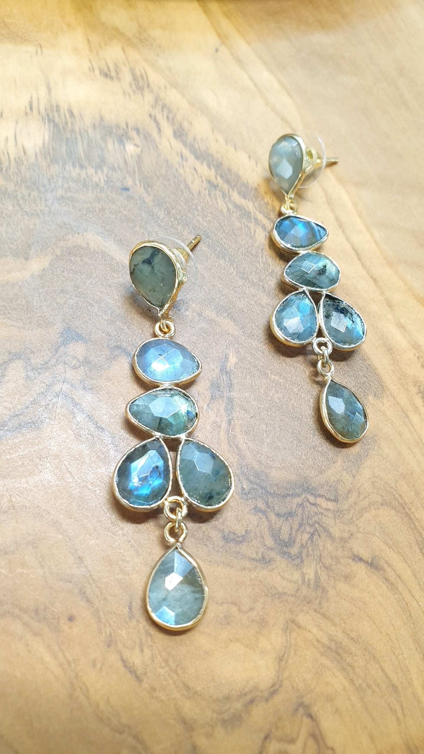 Orecchini in ottone con labradorite