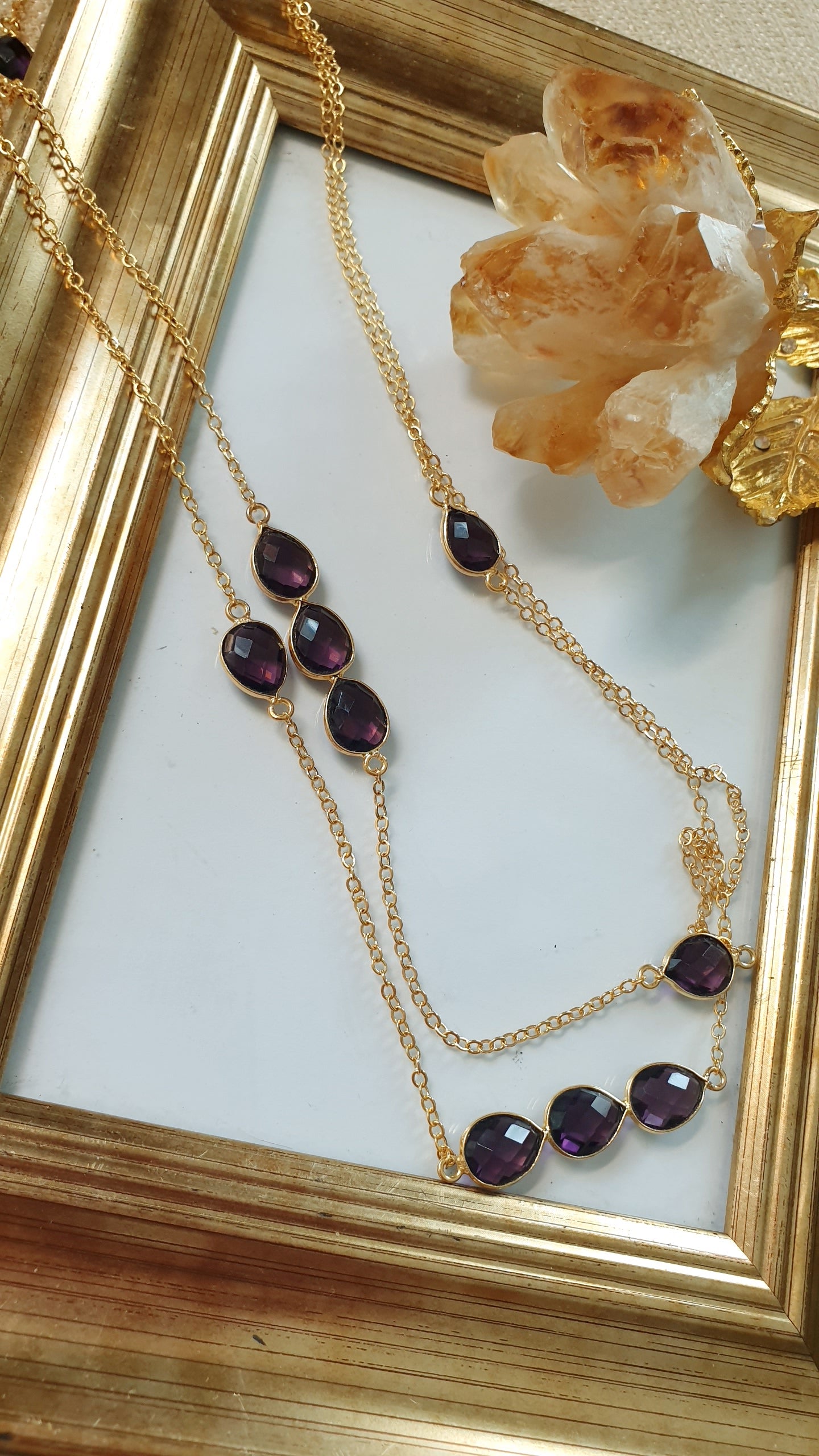 Lunga collana in ottone con ametiste