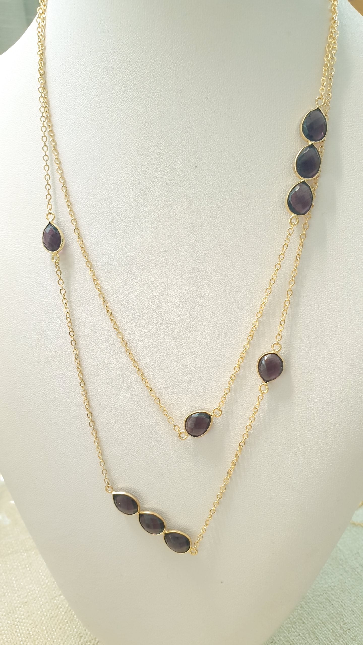 Lunga collana in ottone con ametiste