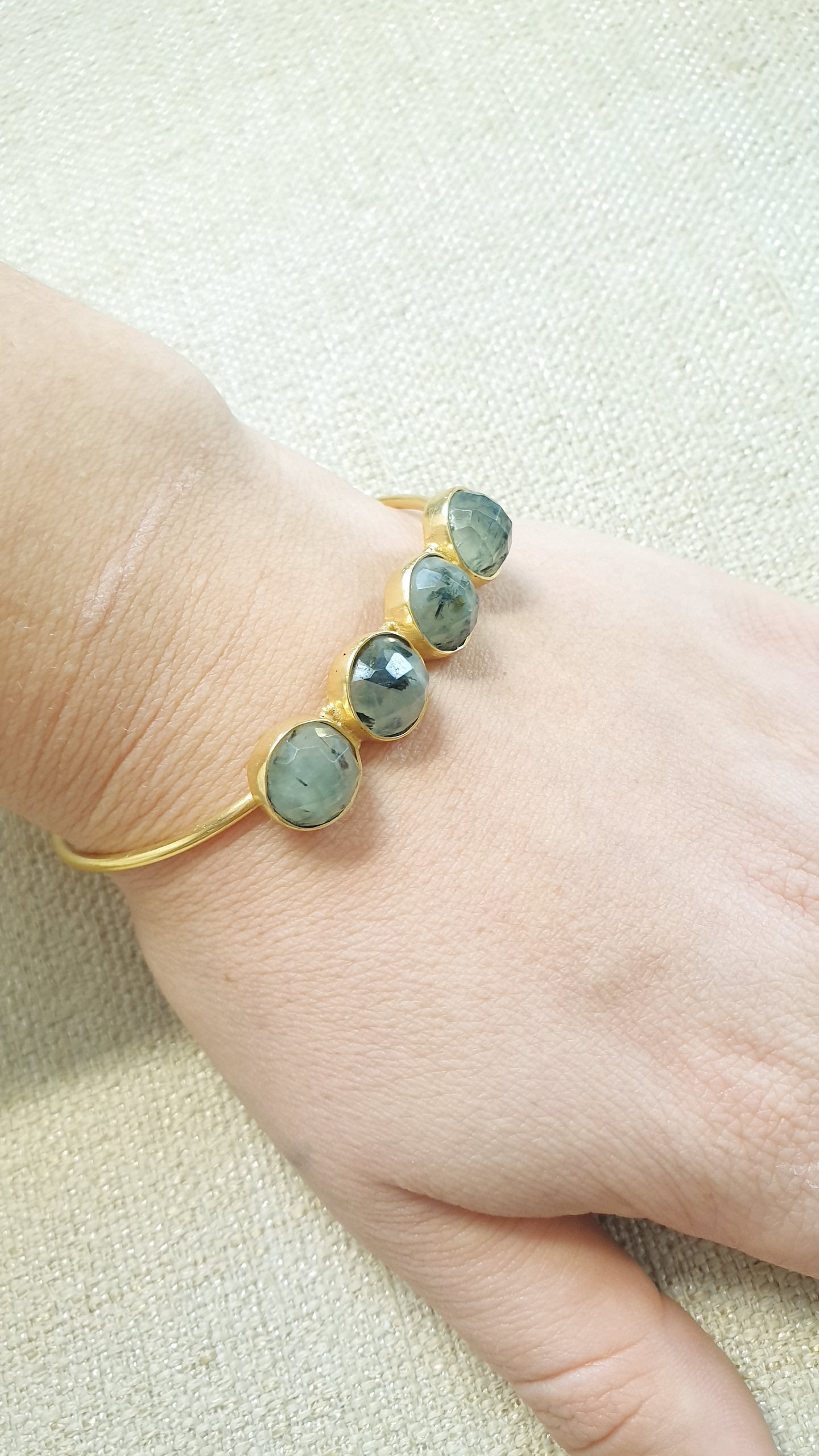 Bracciali in ottone con pietre dure