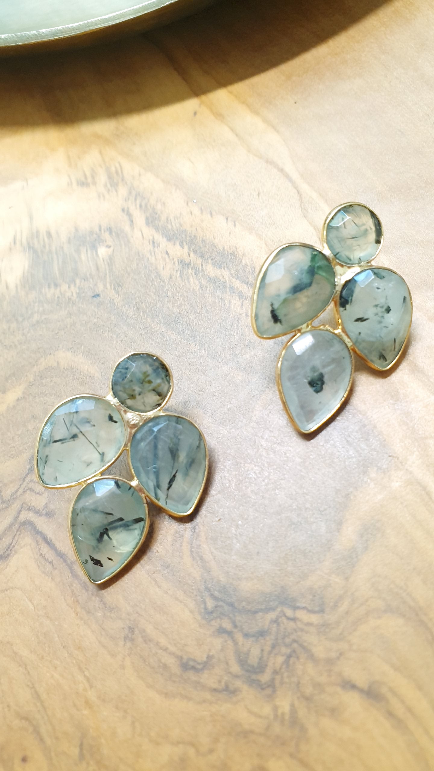 Orecchini in ottone con prehnite