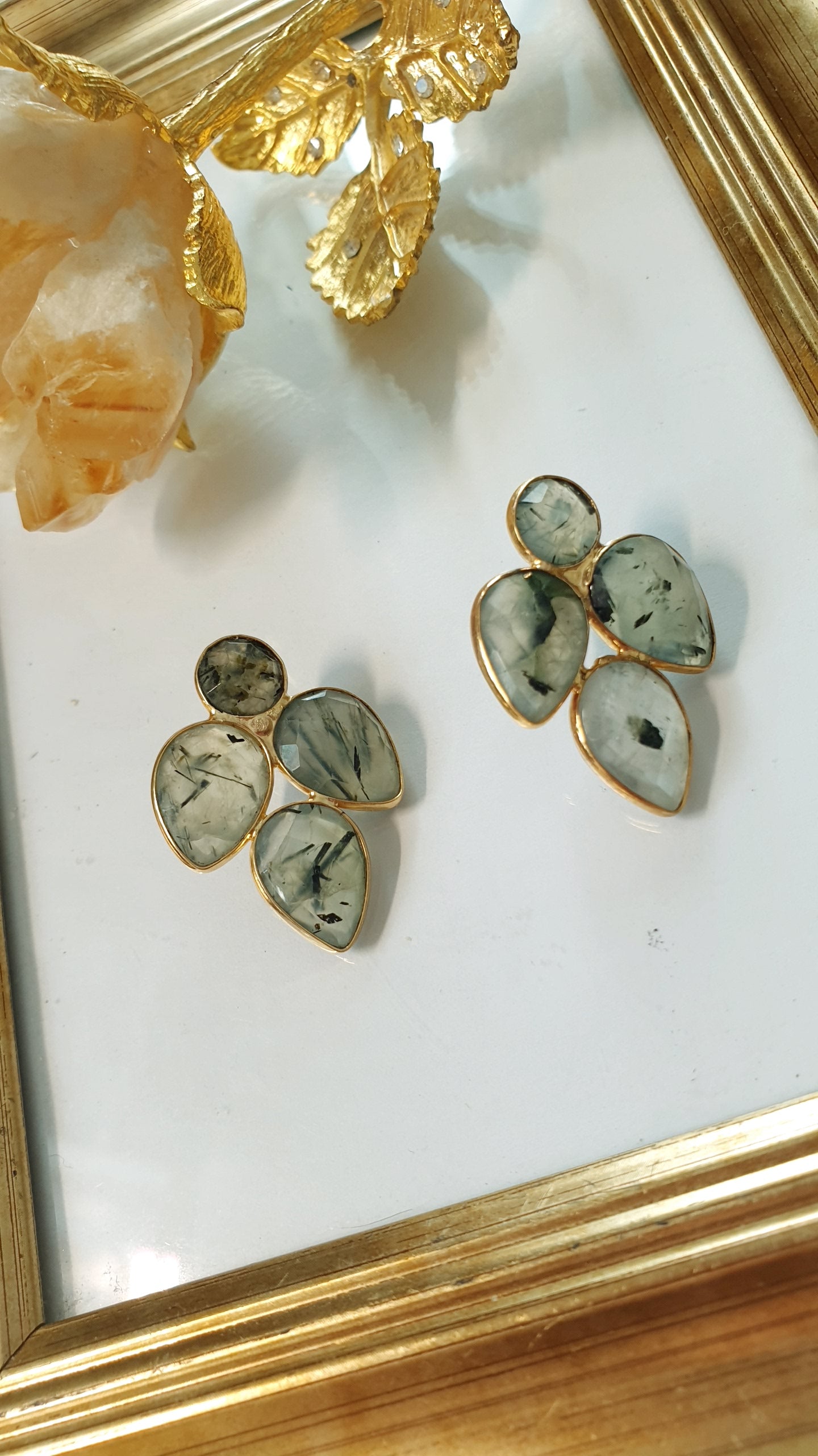 Orecchini in ottone con prehnite