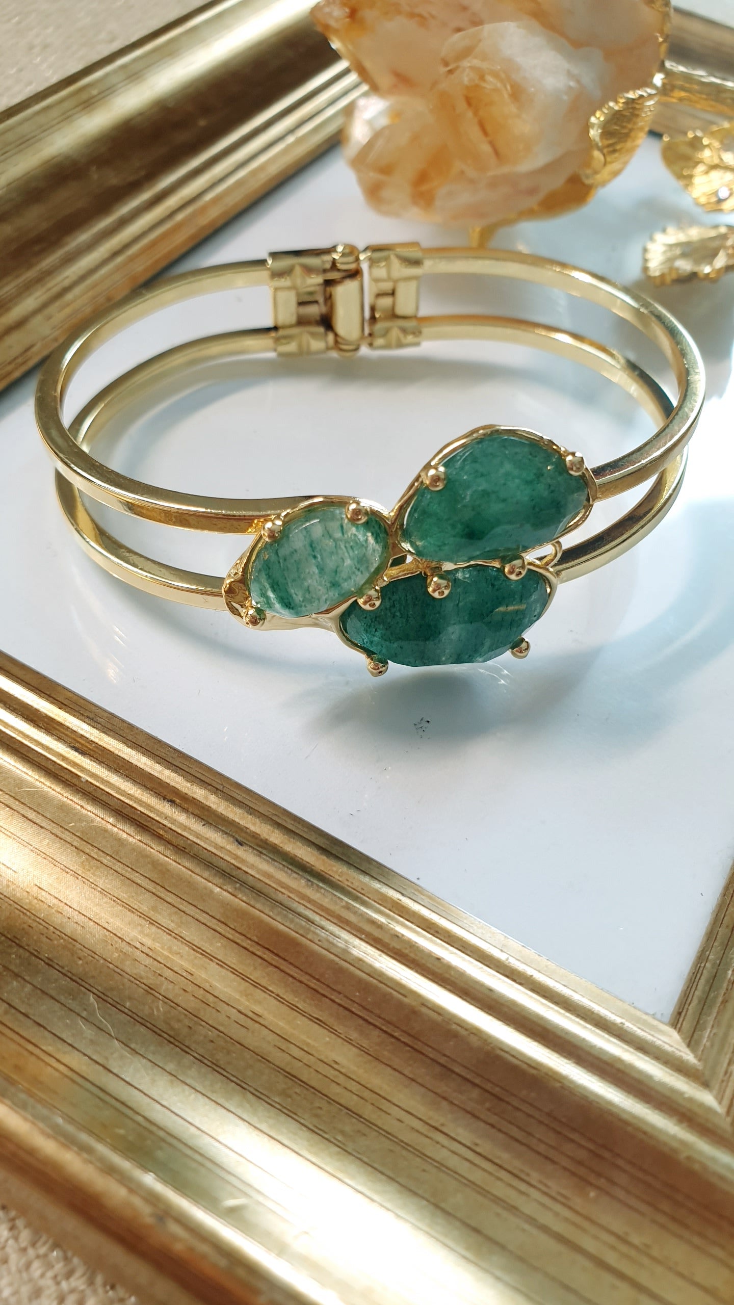 Bracciale in bronzo con agata