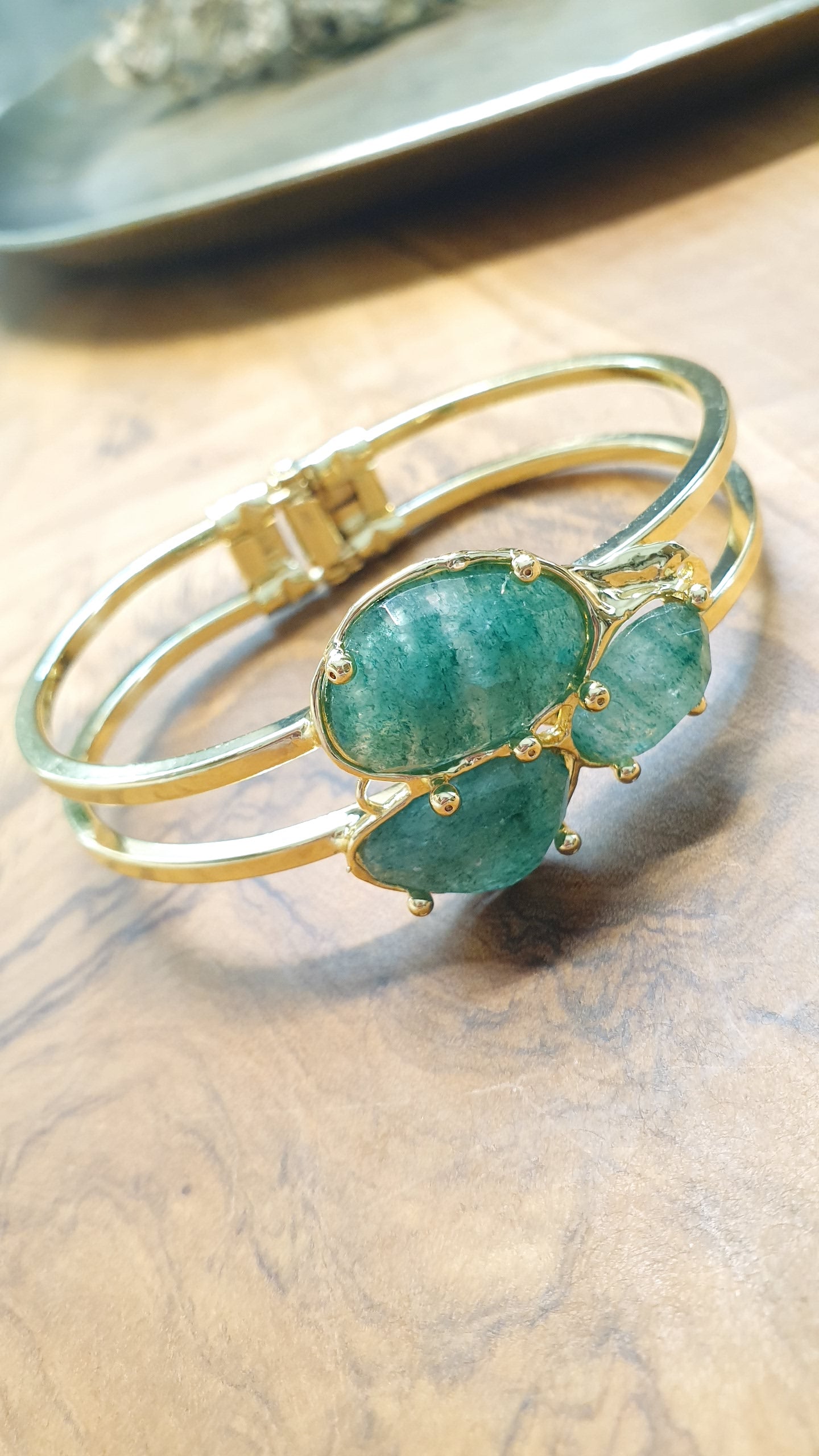 Bracciale in bronzo con agata