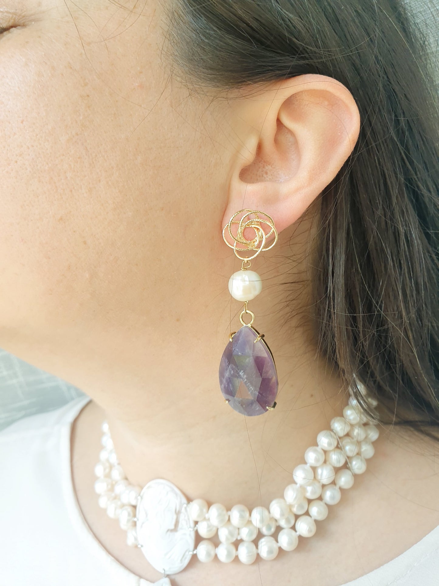 Orecchini in ottone con ametista e perle