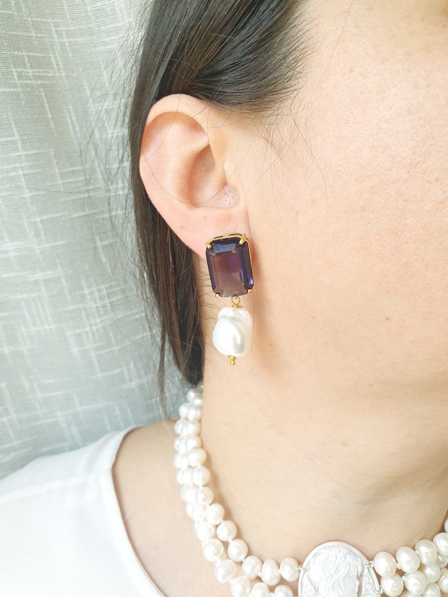 Orecchini in ottone con cristalli e perle di Maiorca