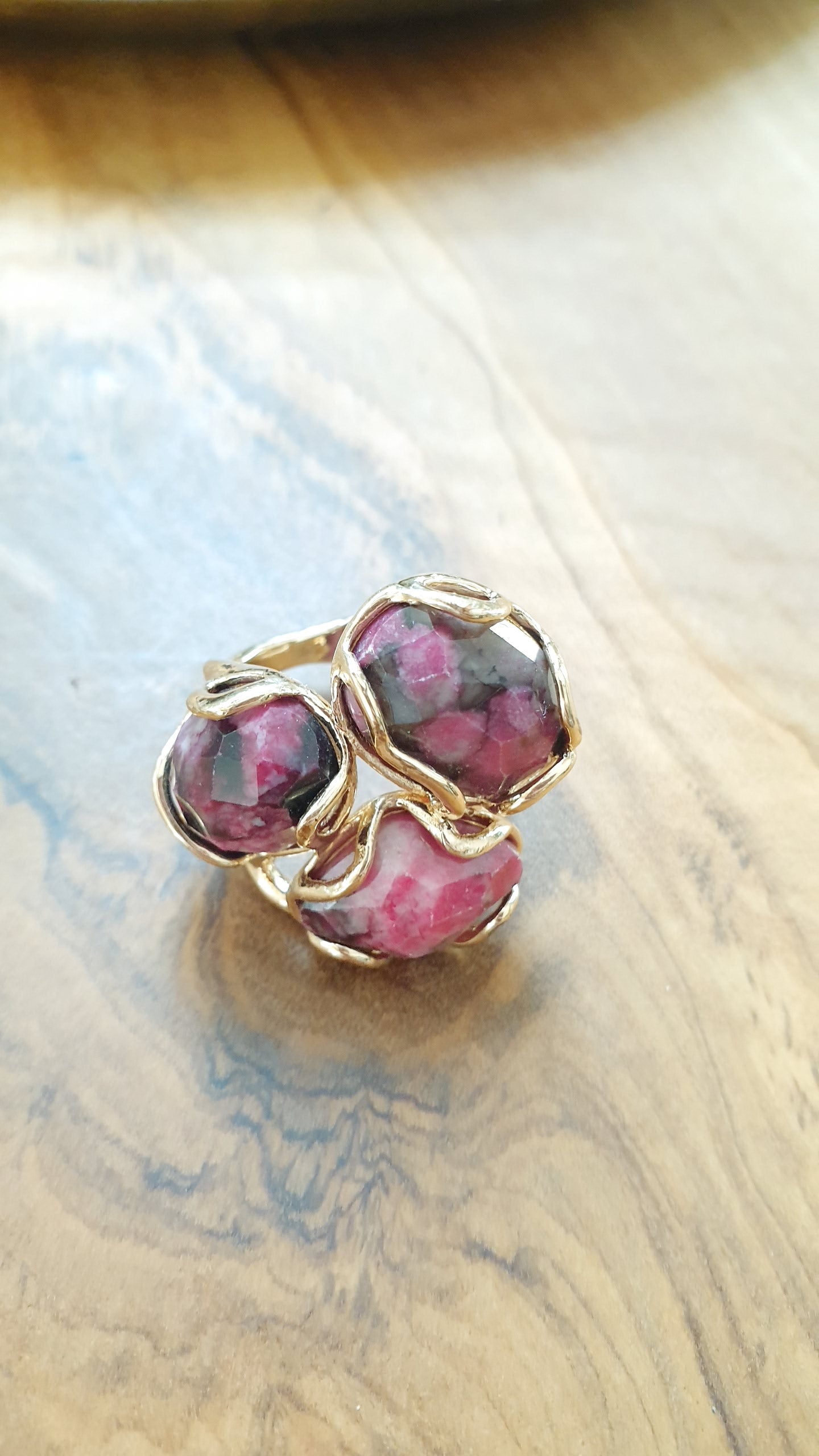 Anello in bronzo con rodonite