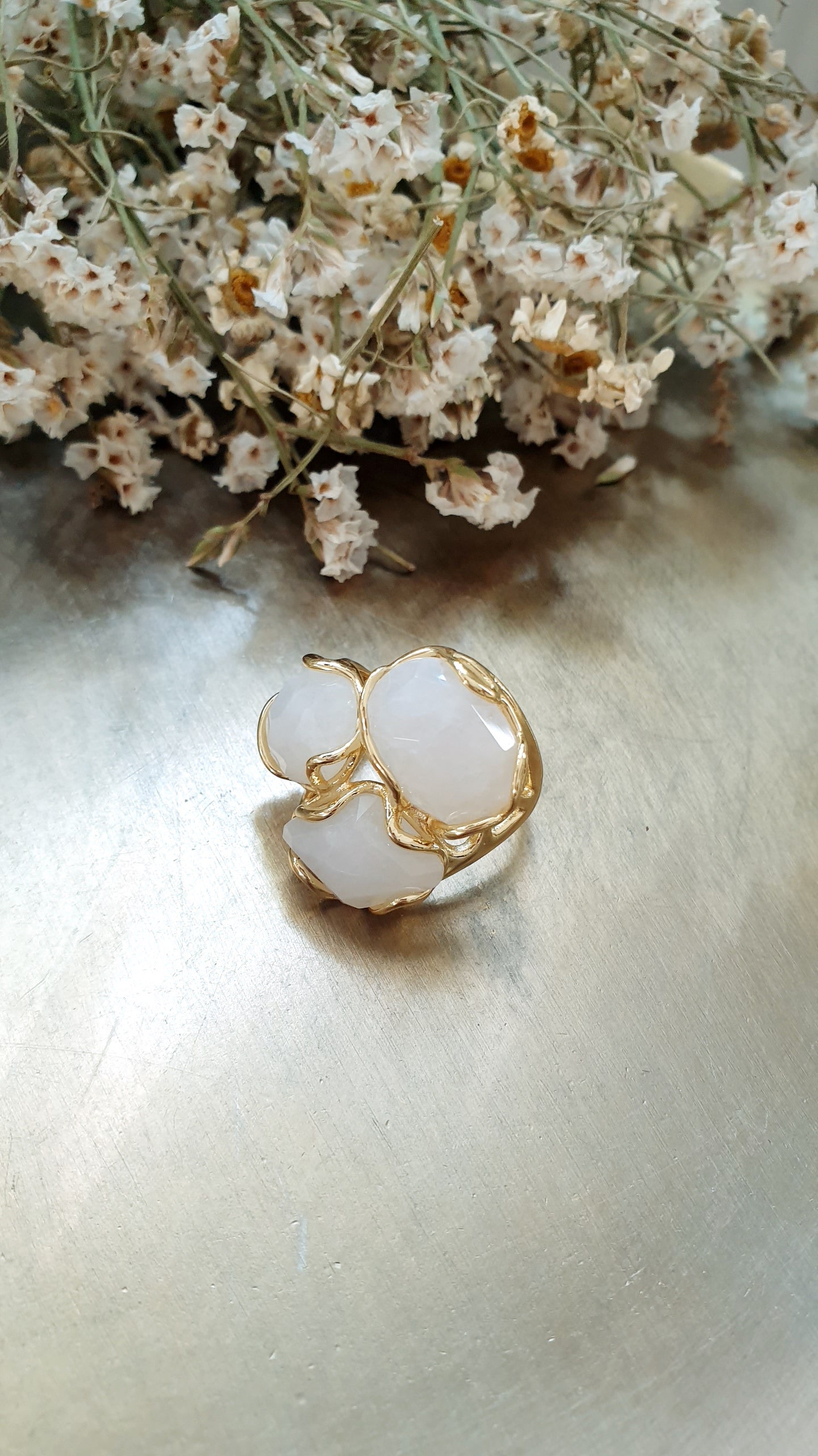 Anello in bronzo con quarzo