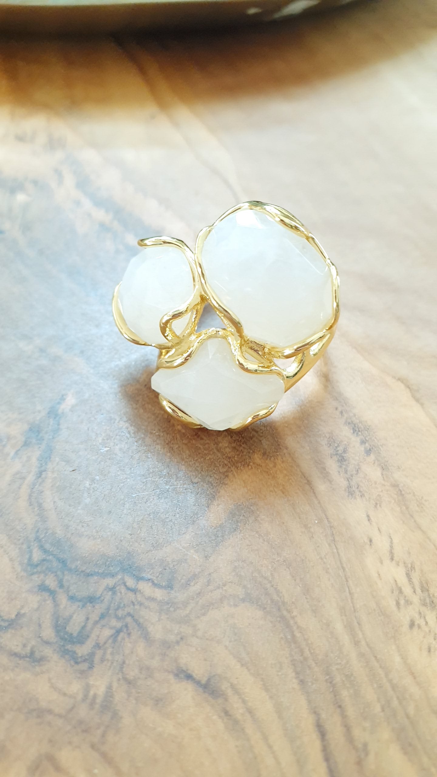 Anello in bronzo con quarzo