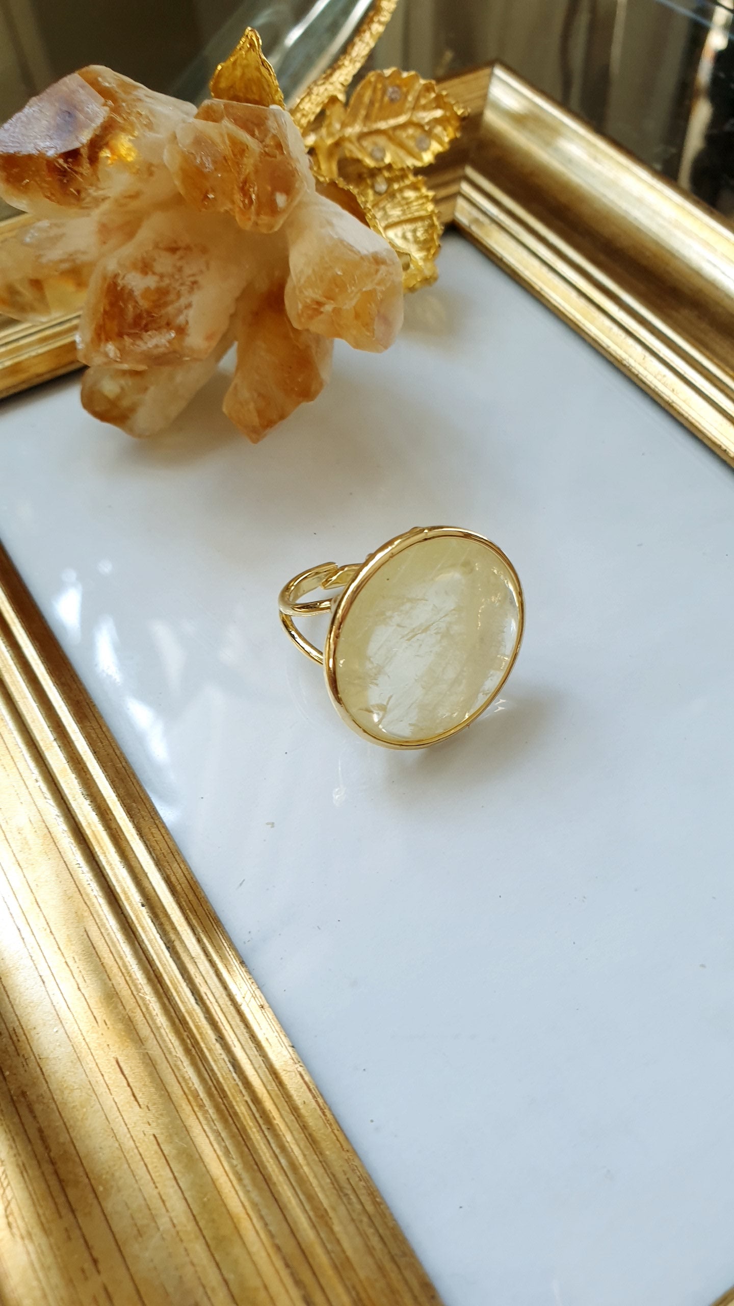 Anello in ottone con quarzo