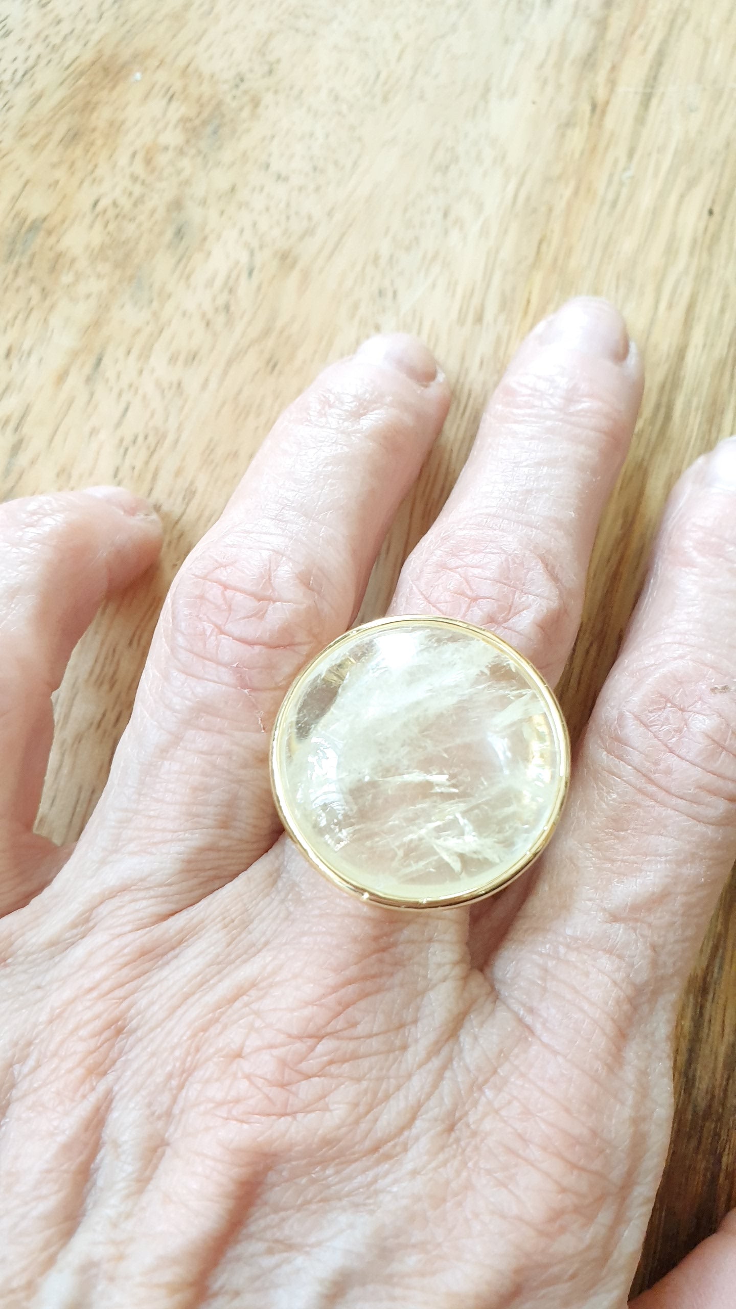 Anello in ottone con quarzo