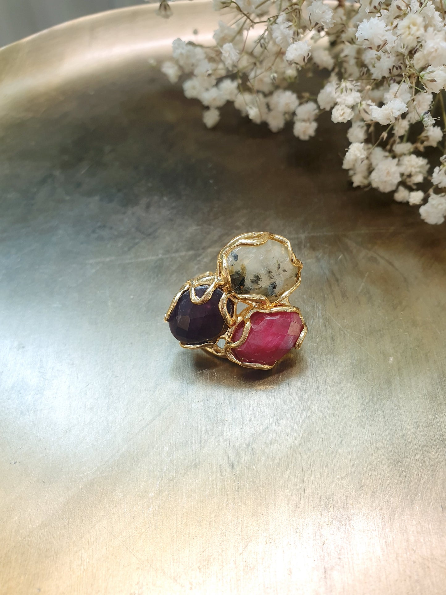 Anello in ottone con pietre dure