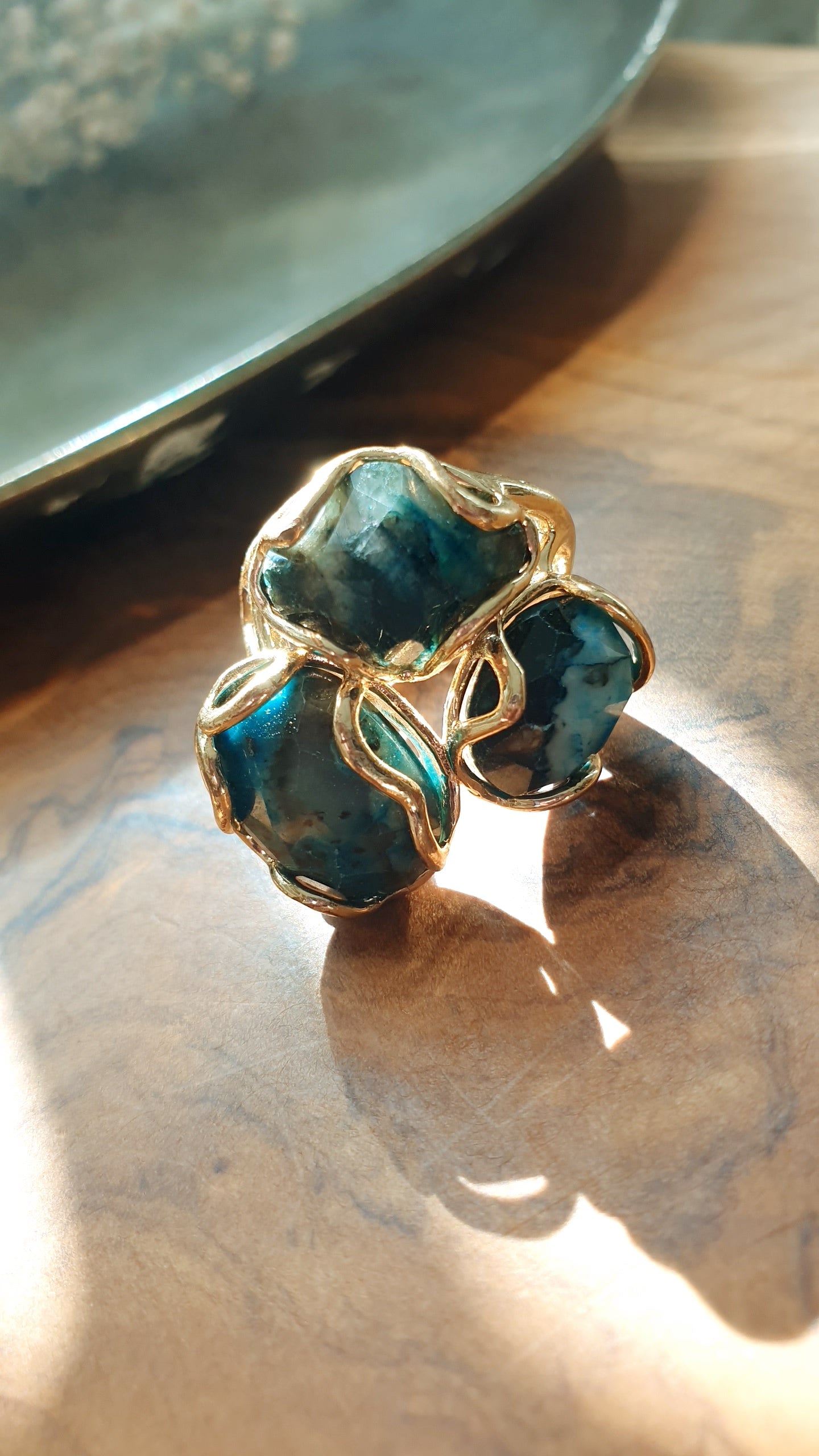 Anello in bronzo con apatite