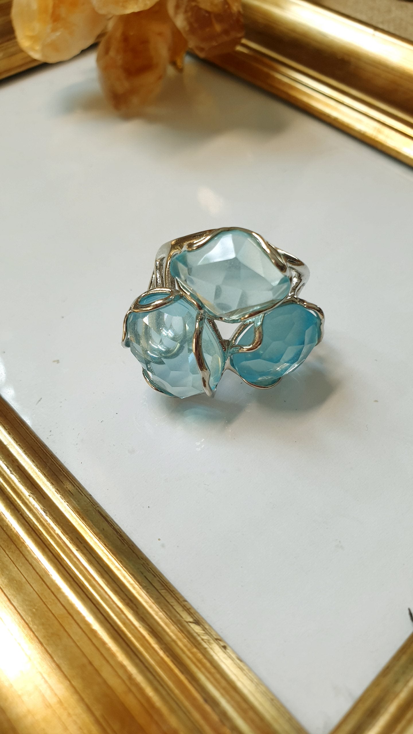 Anello in bronzo con quarzo