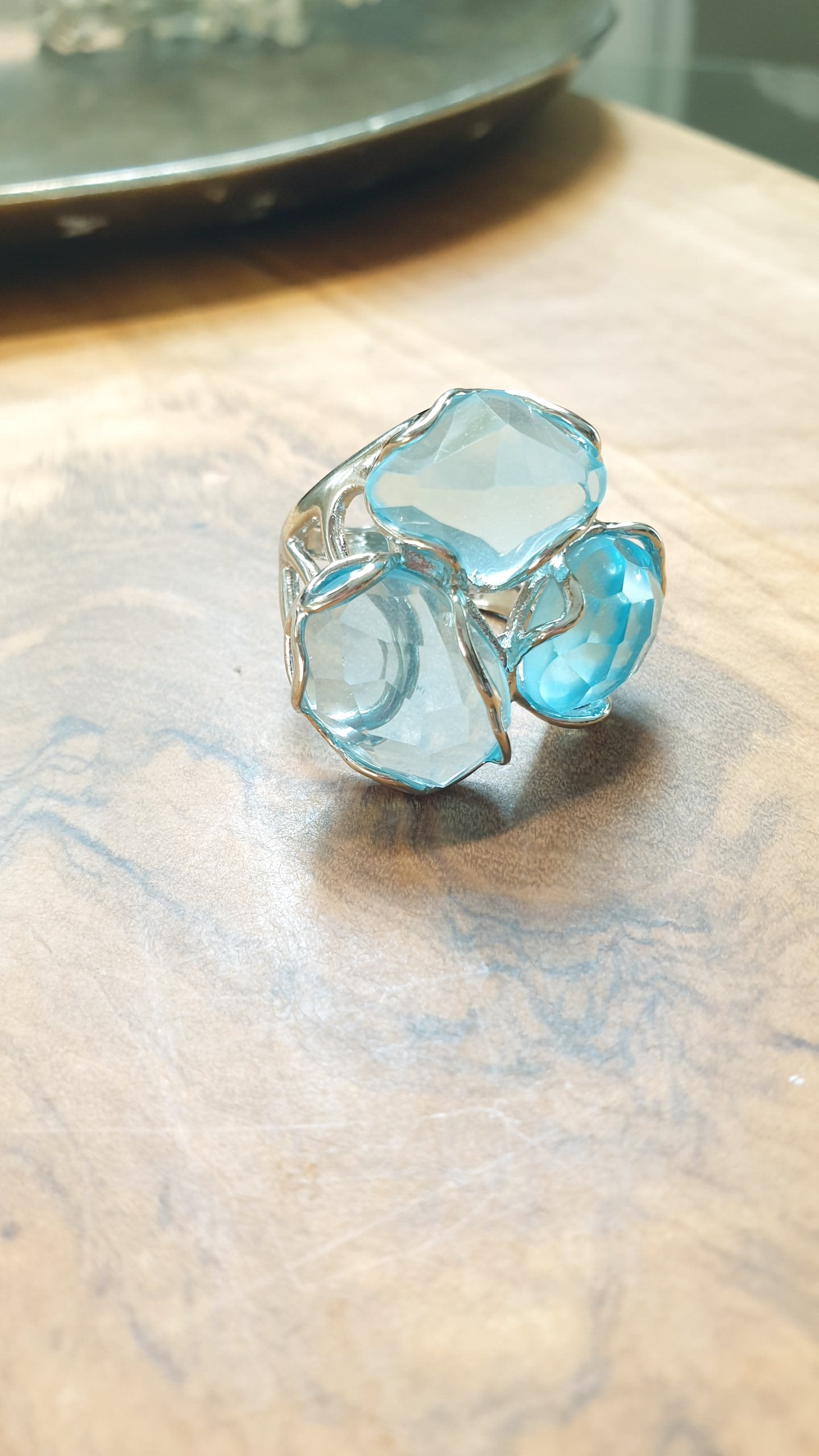 Anello in bronzo con quarzo
