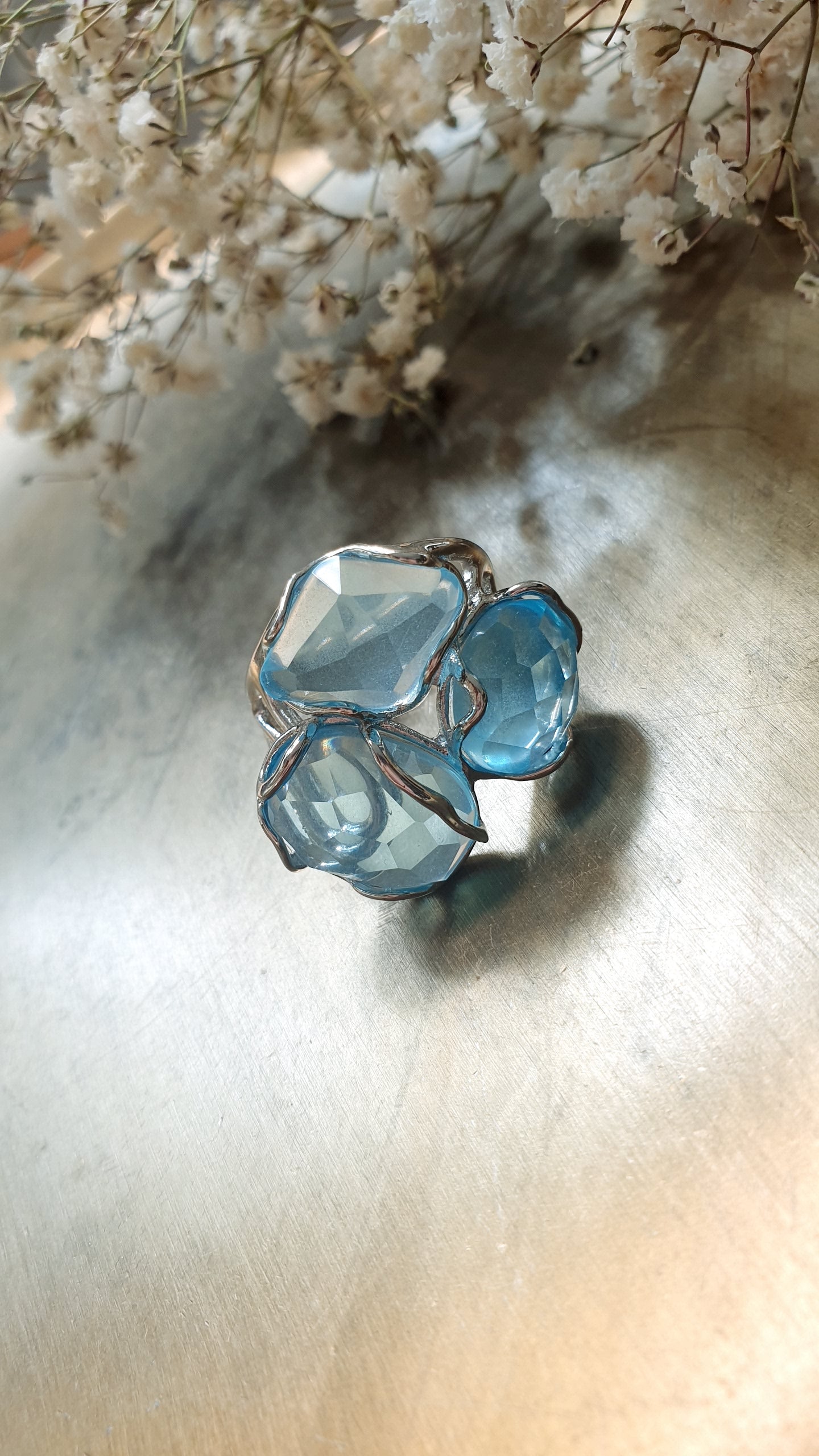 Anello in bronzo con quarzo