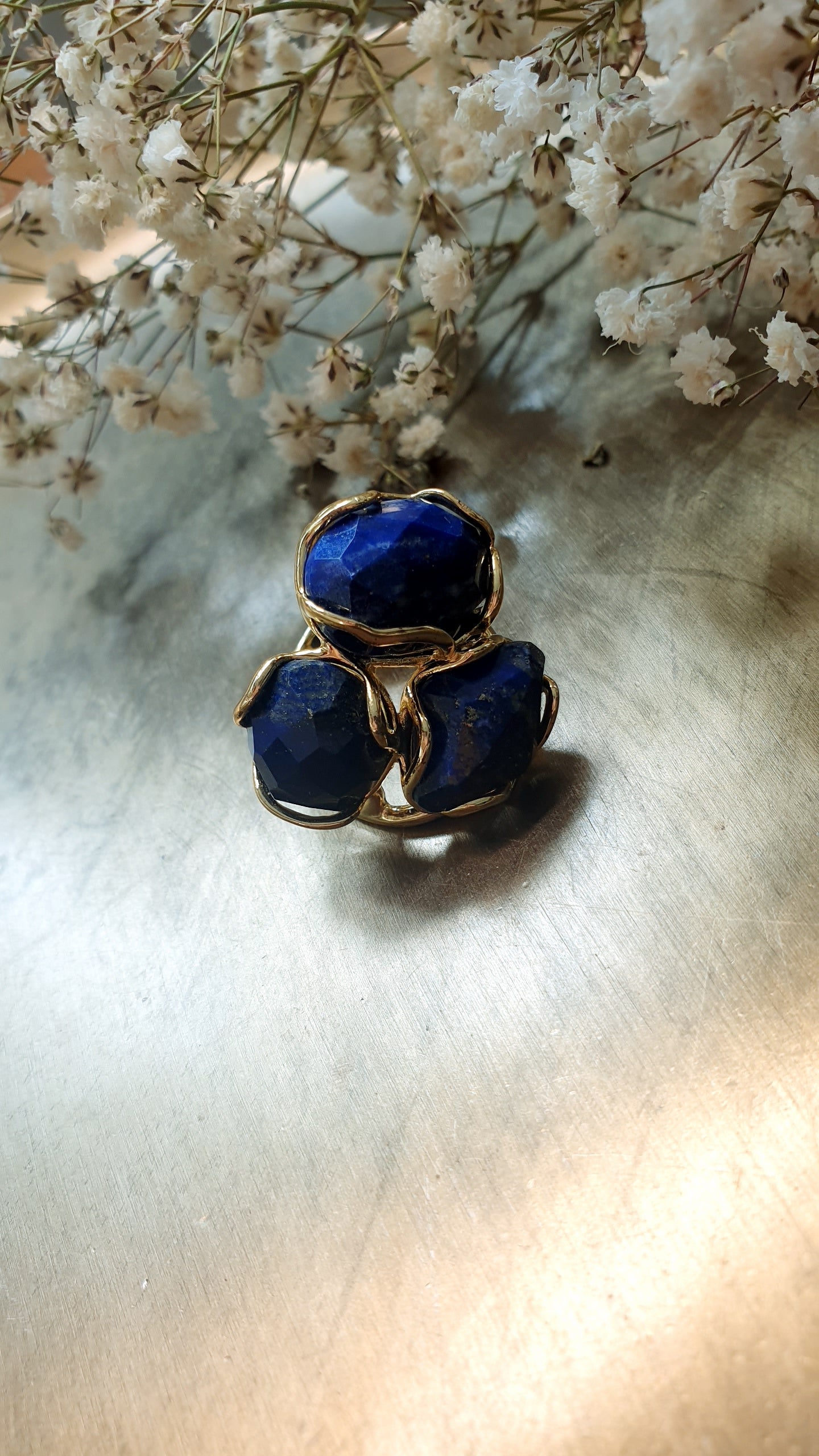 Anello in bronzo con lapislazzuli