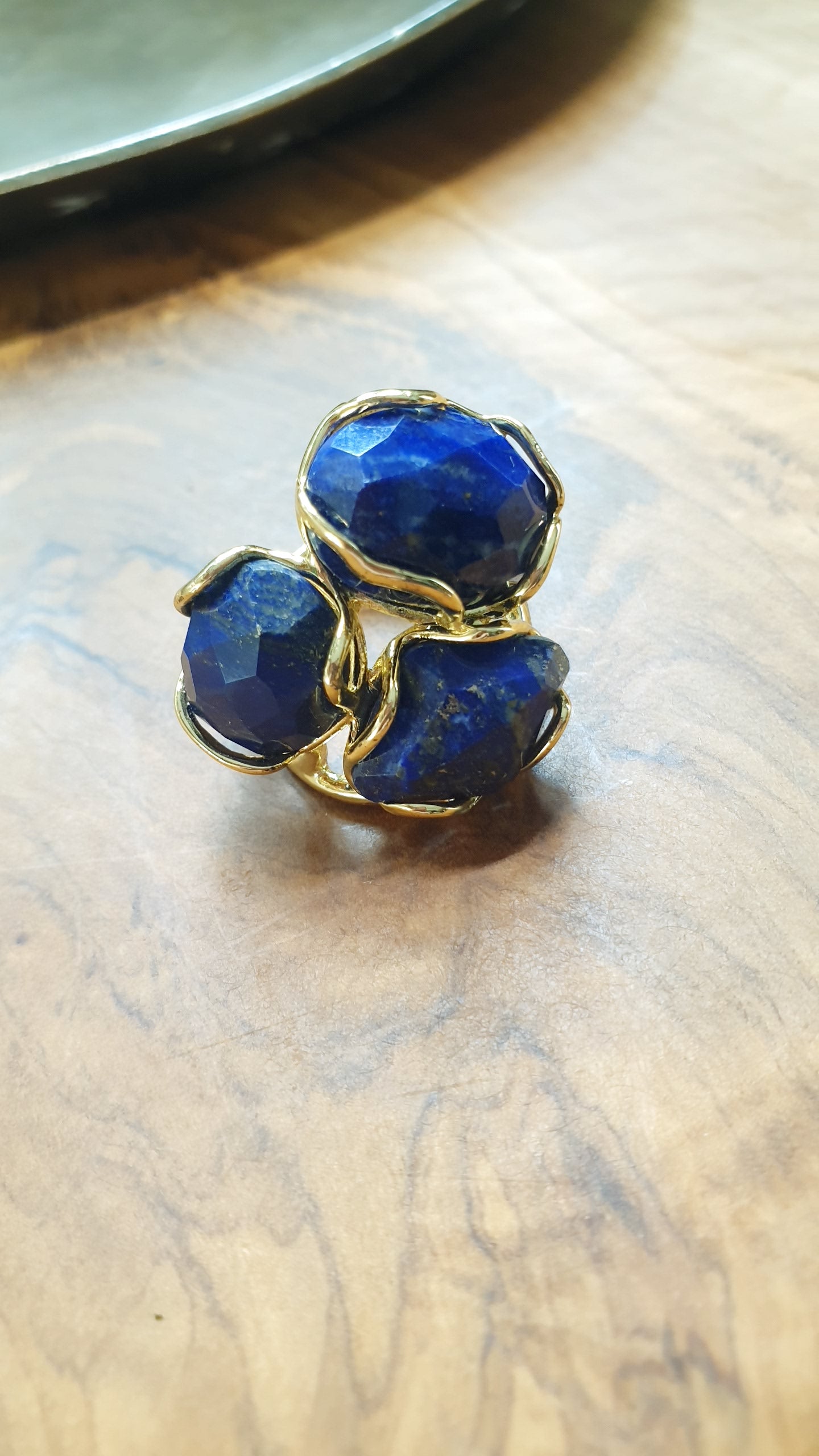 Anello in bronzo con lapislazzuli