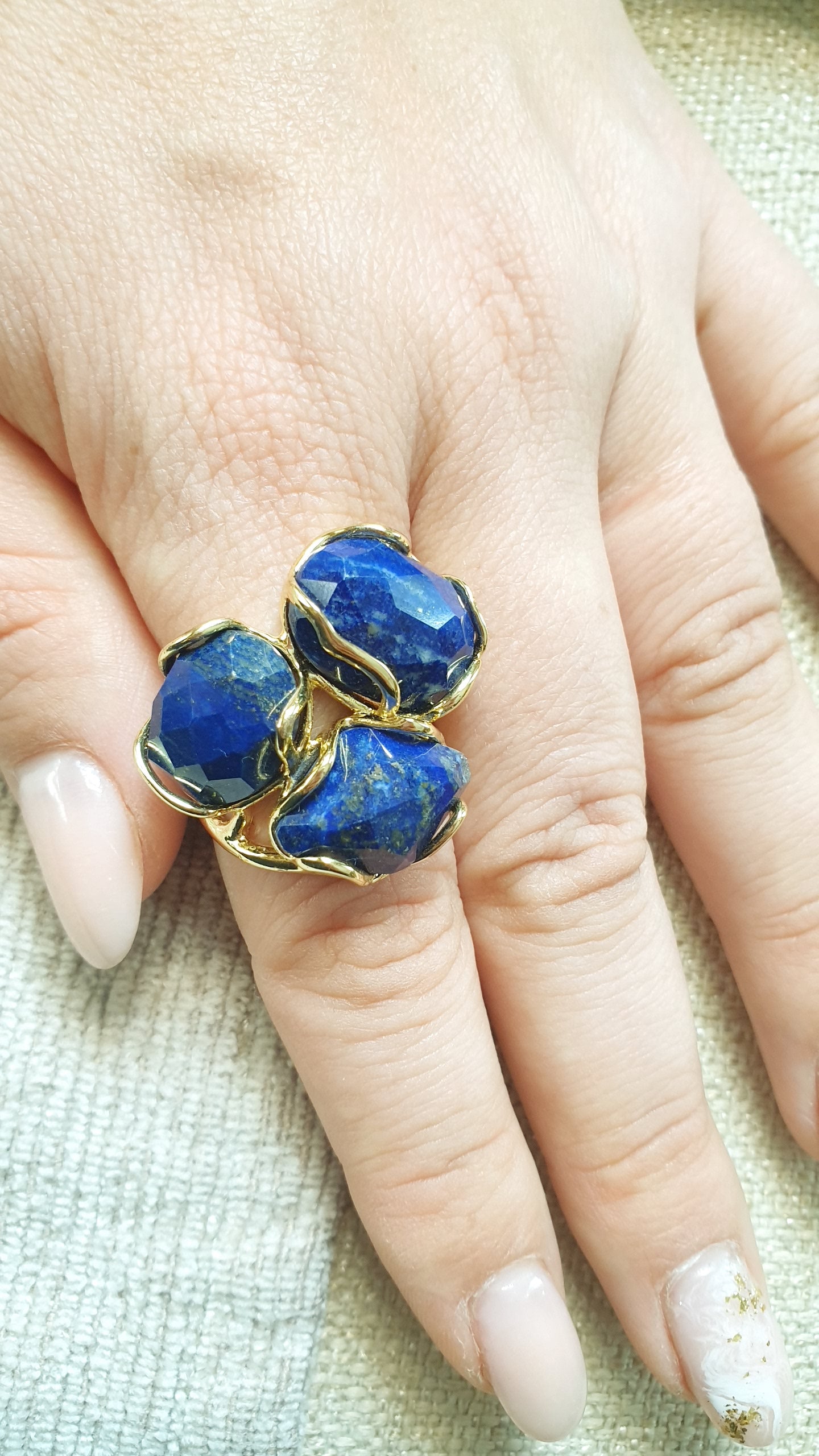 Anello in bronzo con lapislazzuli