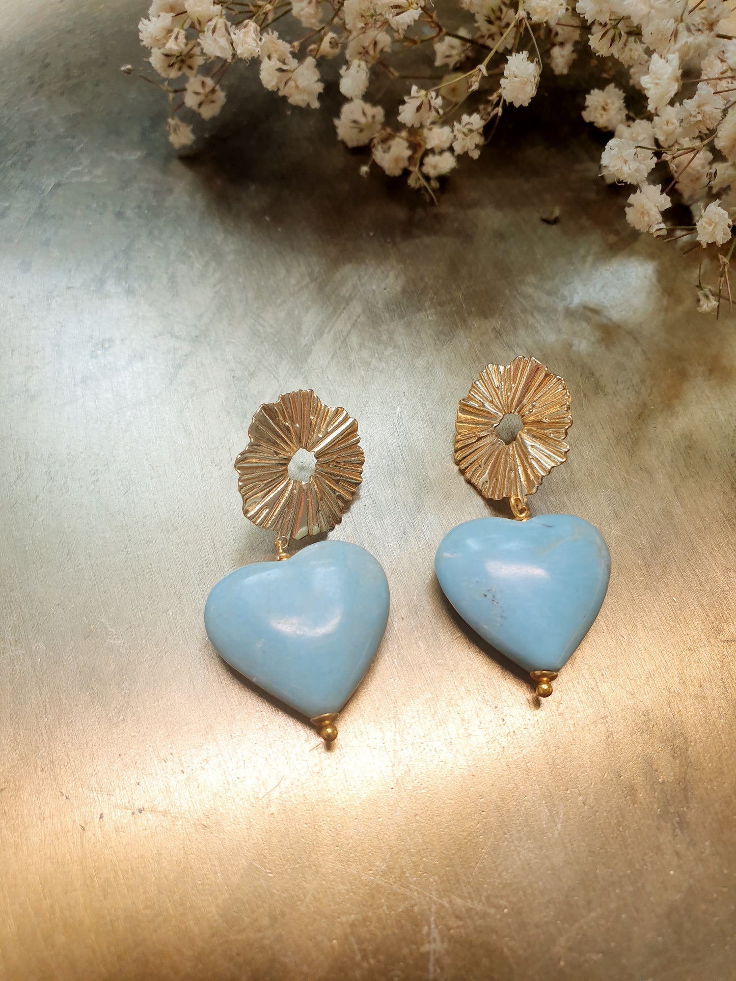 Orecchini in ottone con cuore di agata