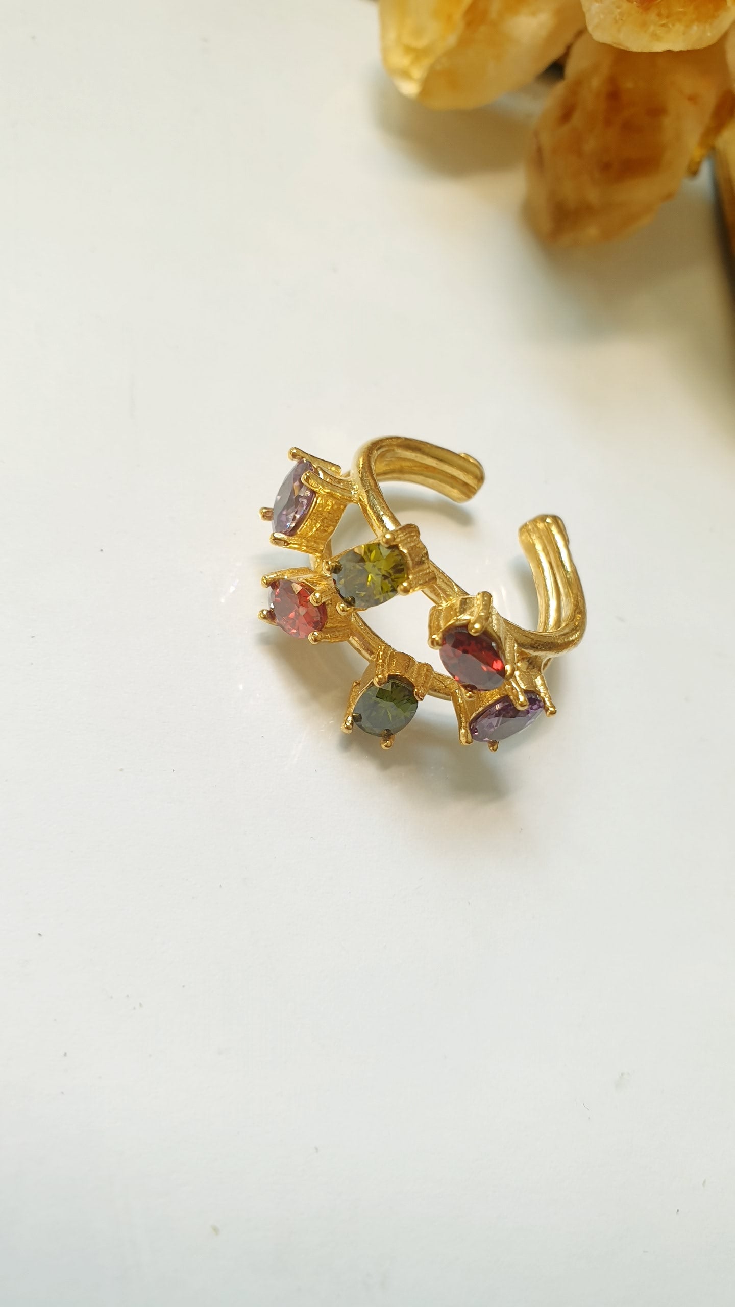 Anello in ottone con zirconi