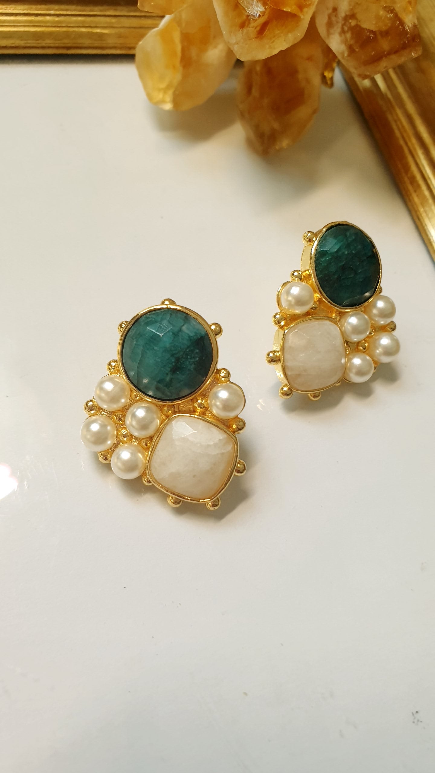 Orecchini in ottone con radice di smeraldo e citrino