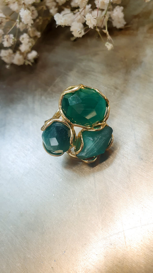 Anello in bronzo con occhio di gatto verde